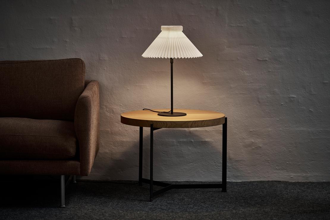 Stolní lampa MODEL 334 bílá