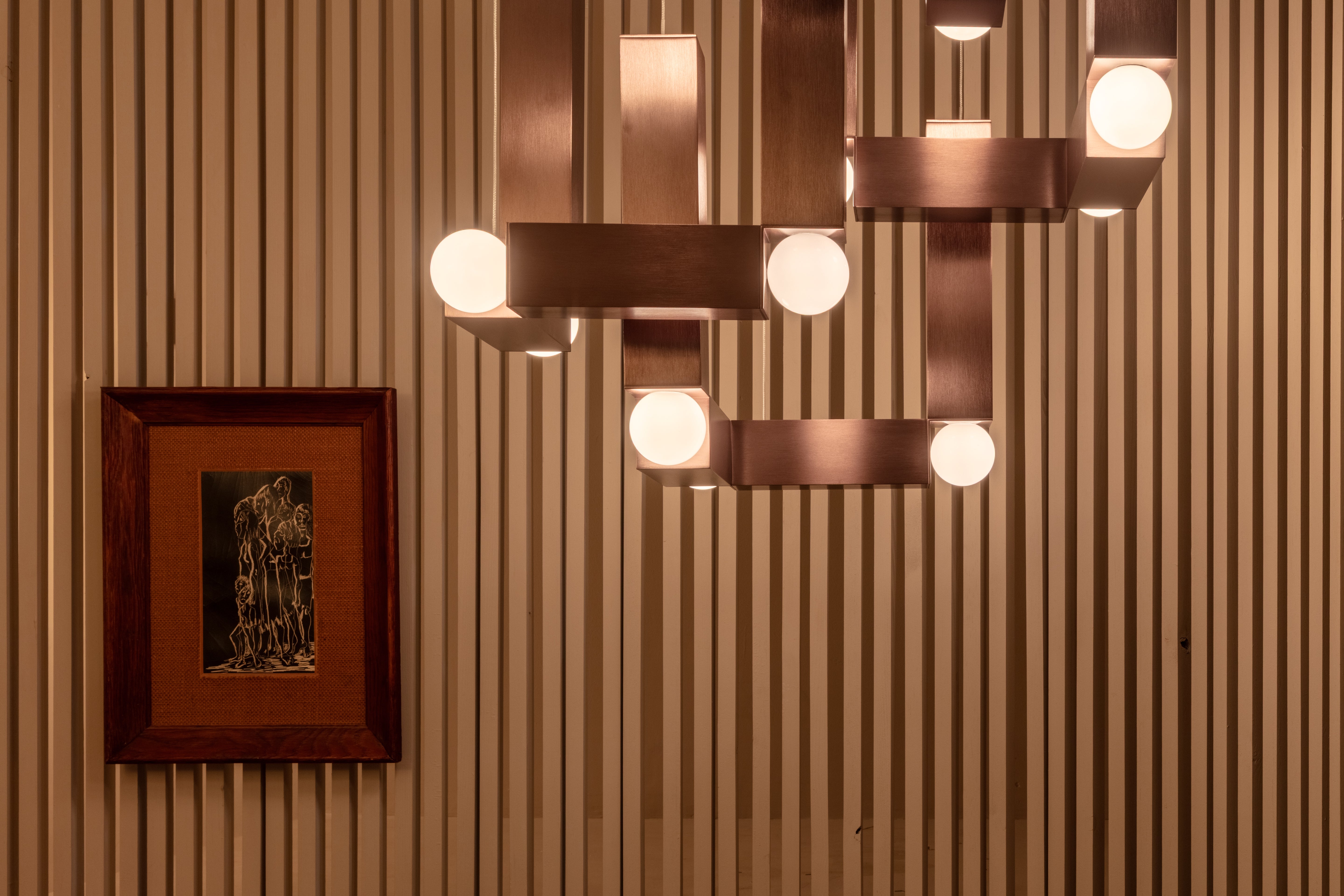 Lampa visící VESPER DUO s opálovým stínidlem a hnědým povrchem