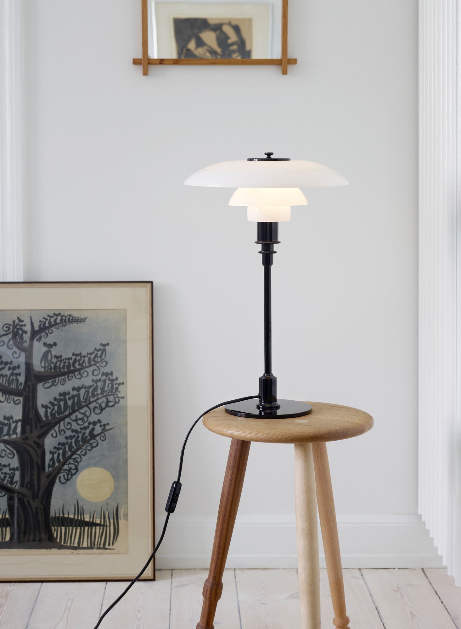 Stolní lampa PH 3/2 bílá s černým podstavcem