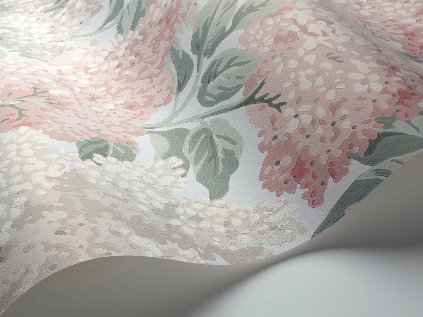 Wallpaper with a floral motif of lilac flowers BOTANICAL BOTANICA - powder pink with white