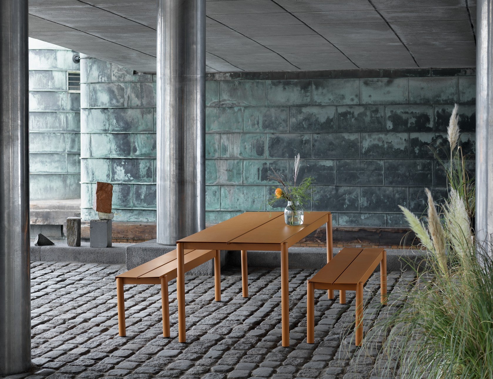 LINEAR Outdoor Table Orange Steel