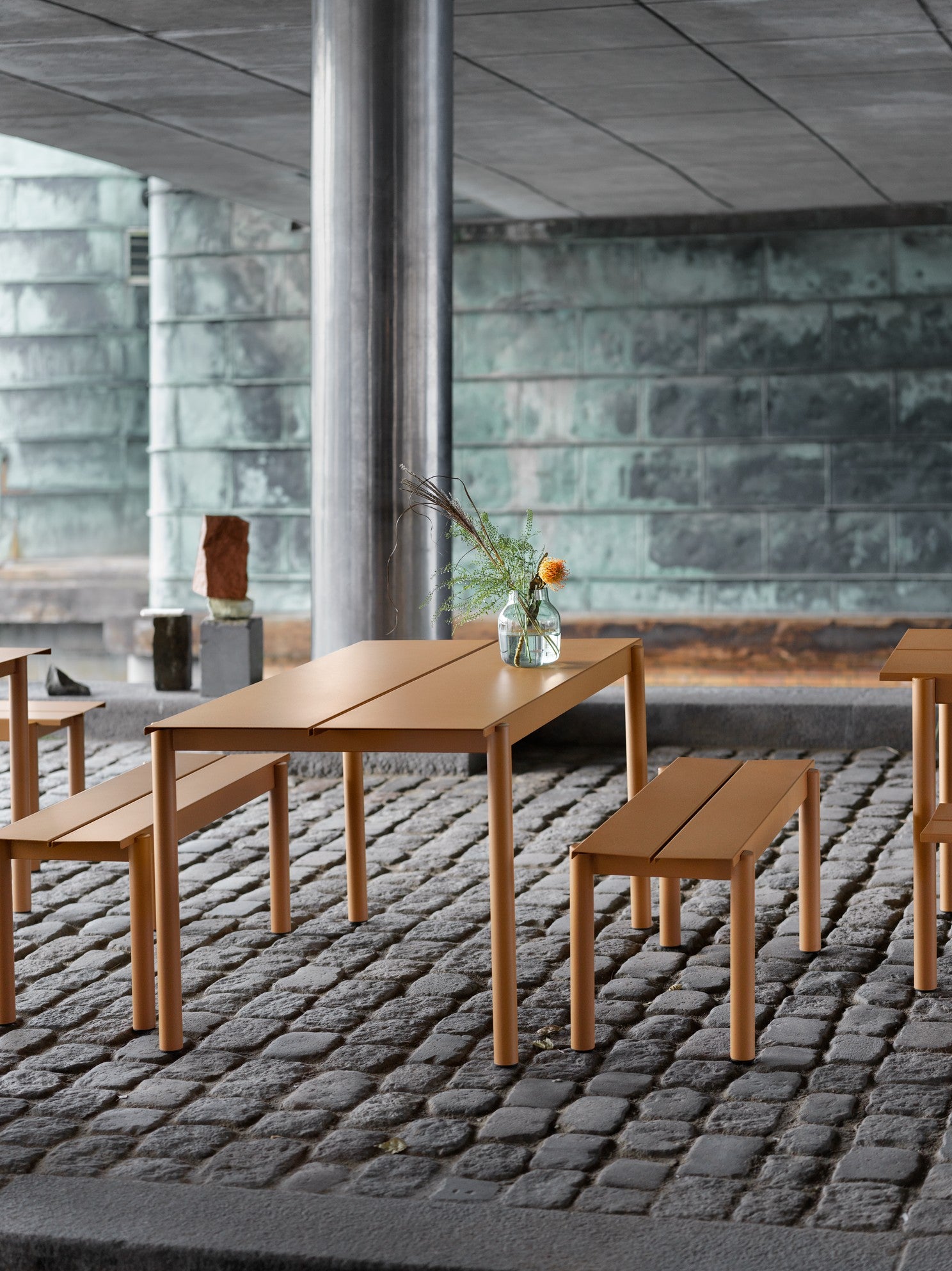 LINEAR Outdoor Table Orange Steel