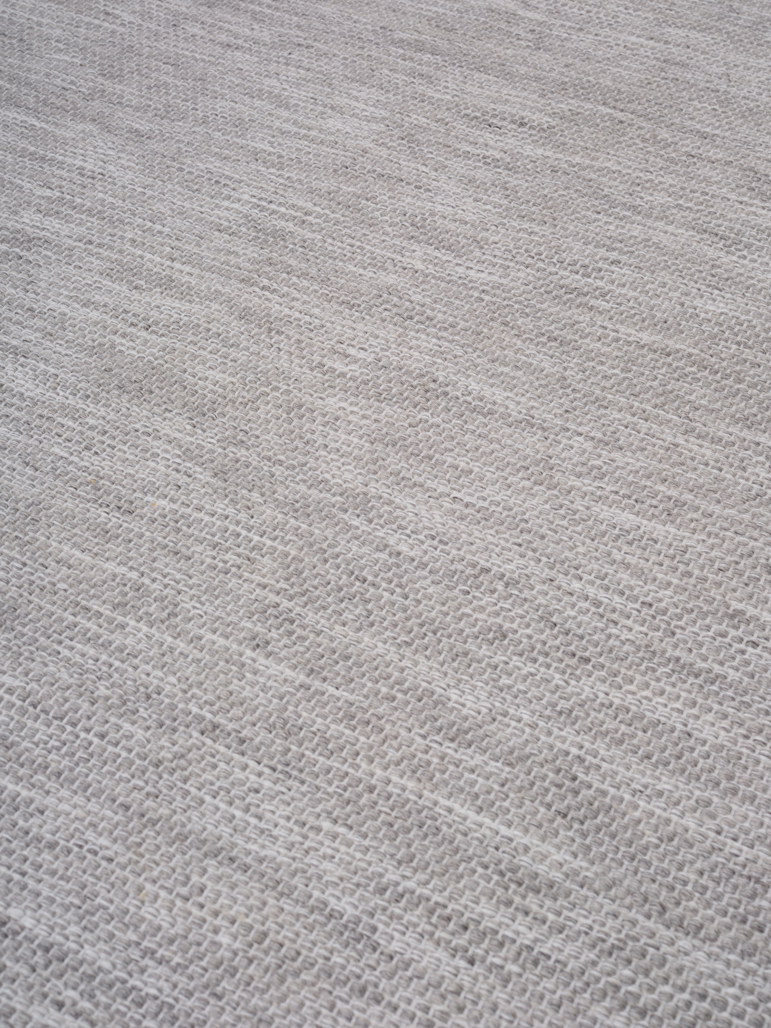 ADONIC MIST - STEEL gray rug