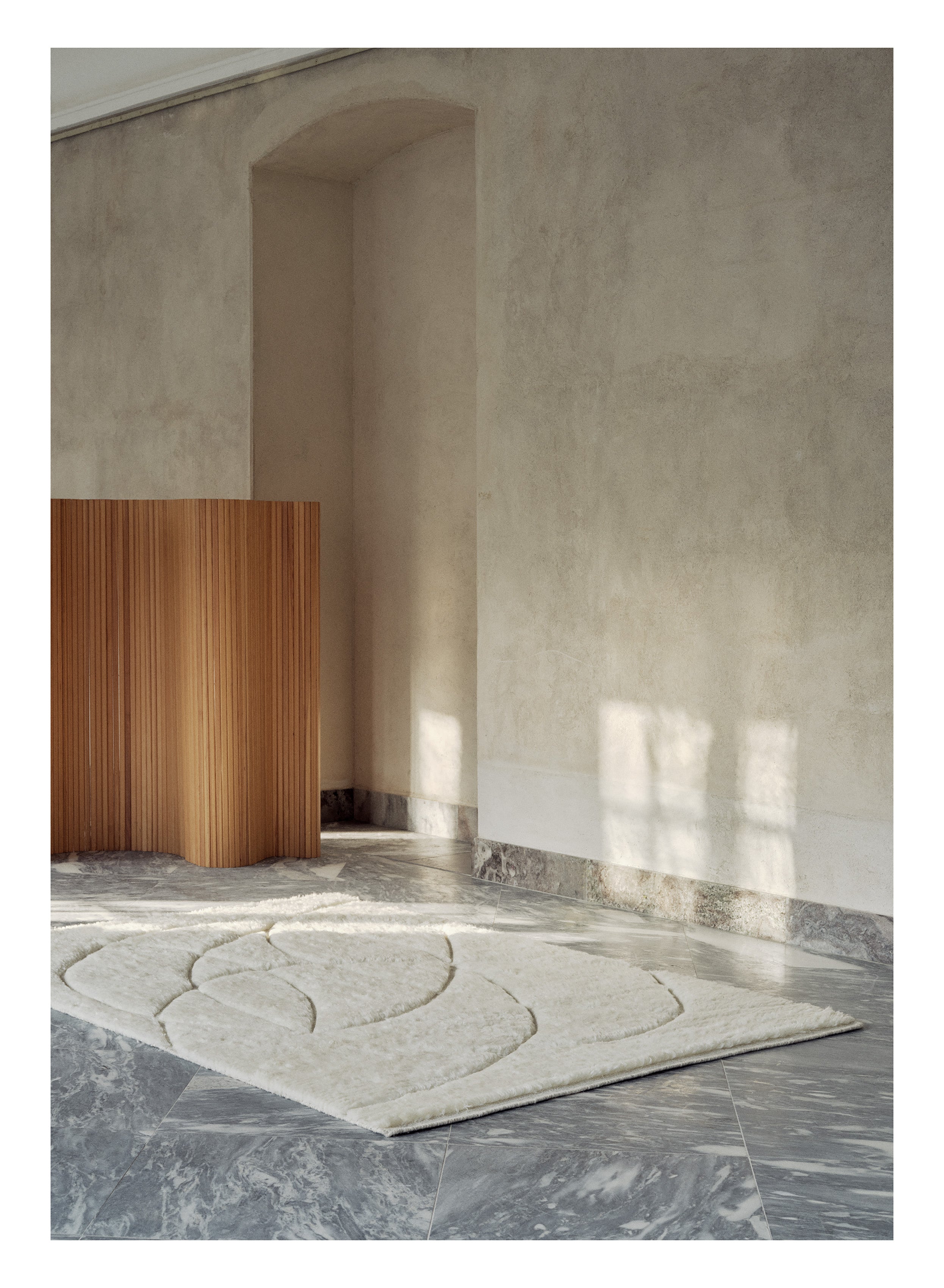 LINEAL SWEEP rug white with beige pattern