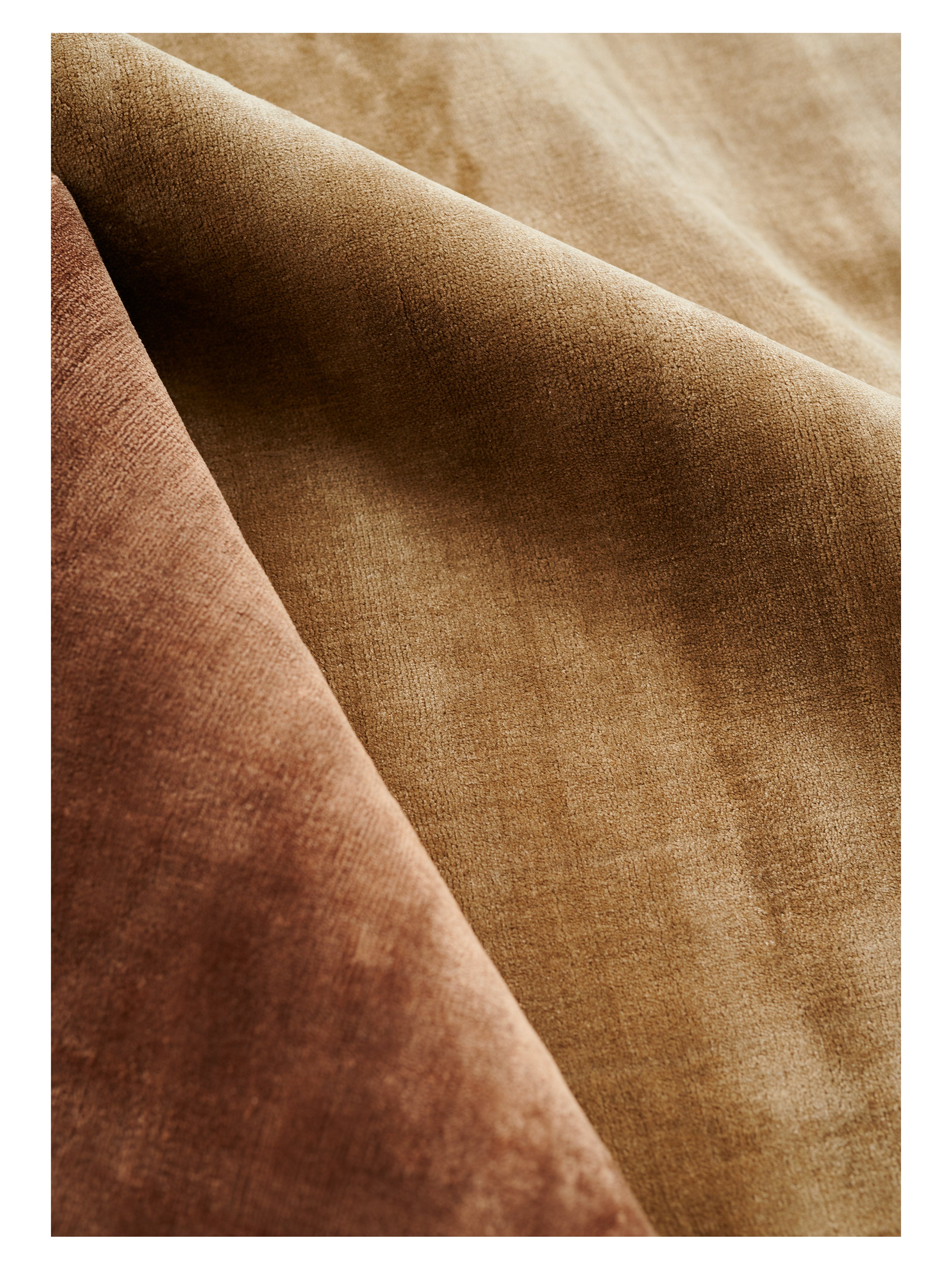 LUCENS mustard rug