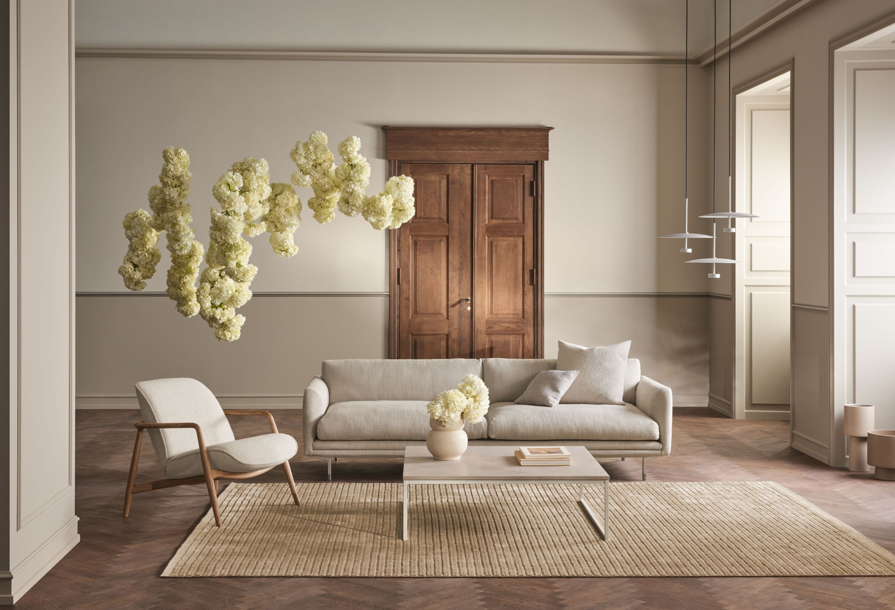 Pohovka 2,5-místná LOMI s ocelovým podstavcem