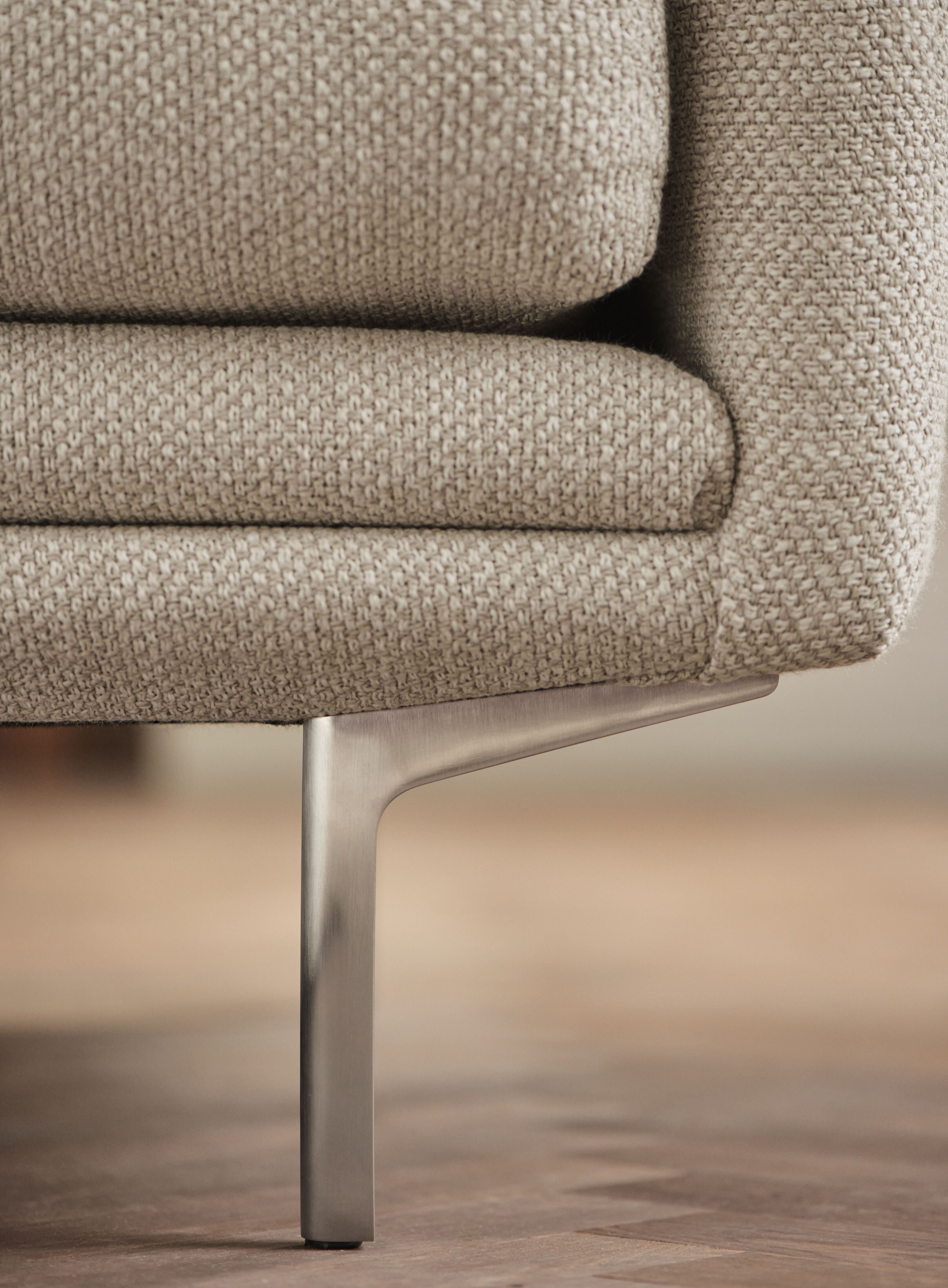 Křeslo LOMI černá ocelová základna