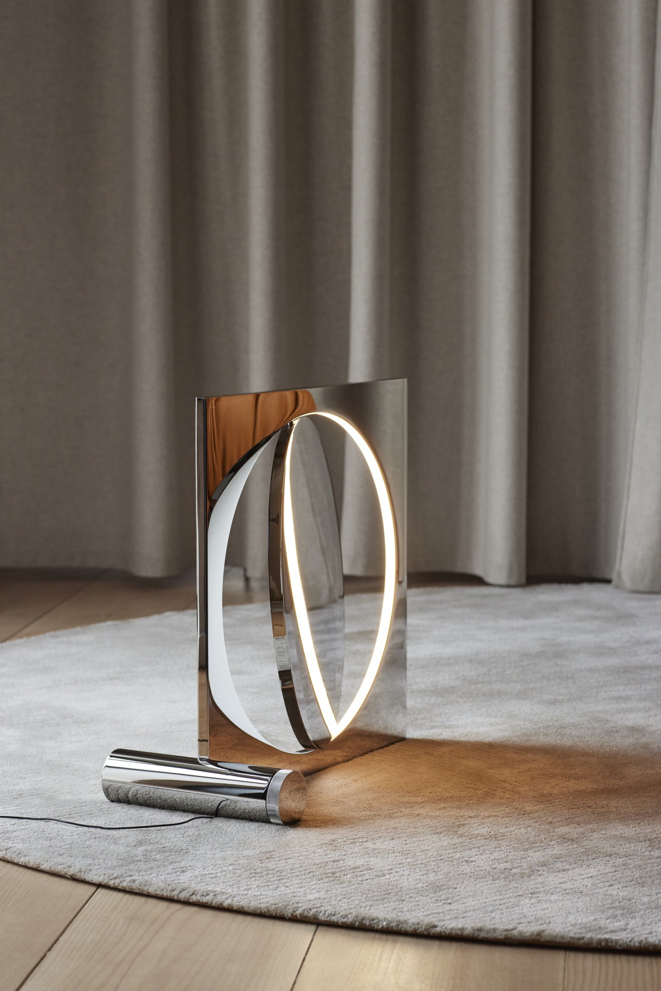 Stojací lampa MOONSETTER chromovaná