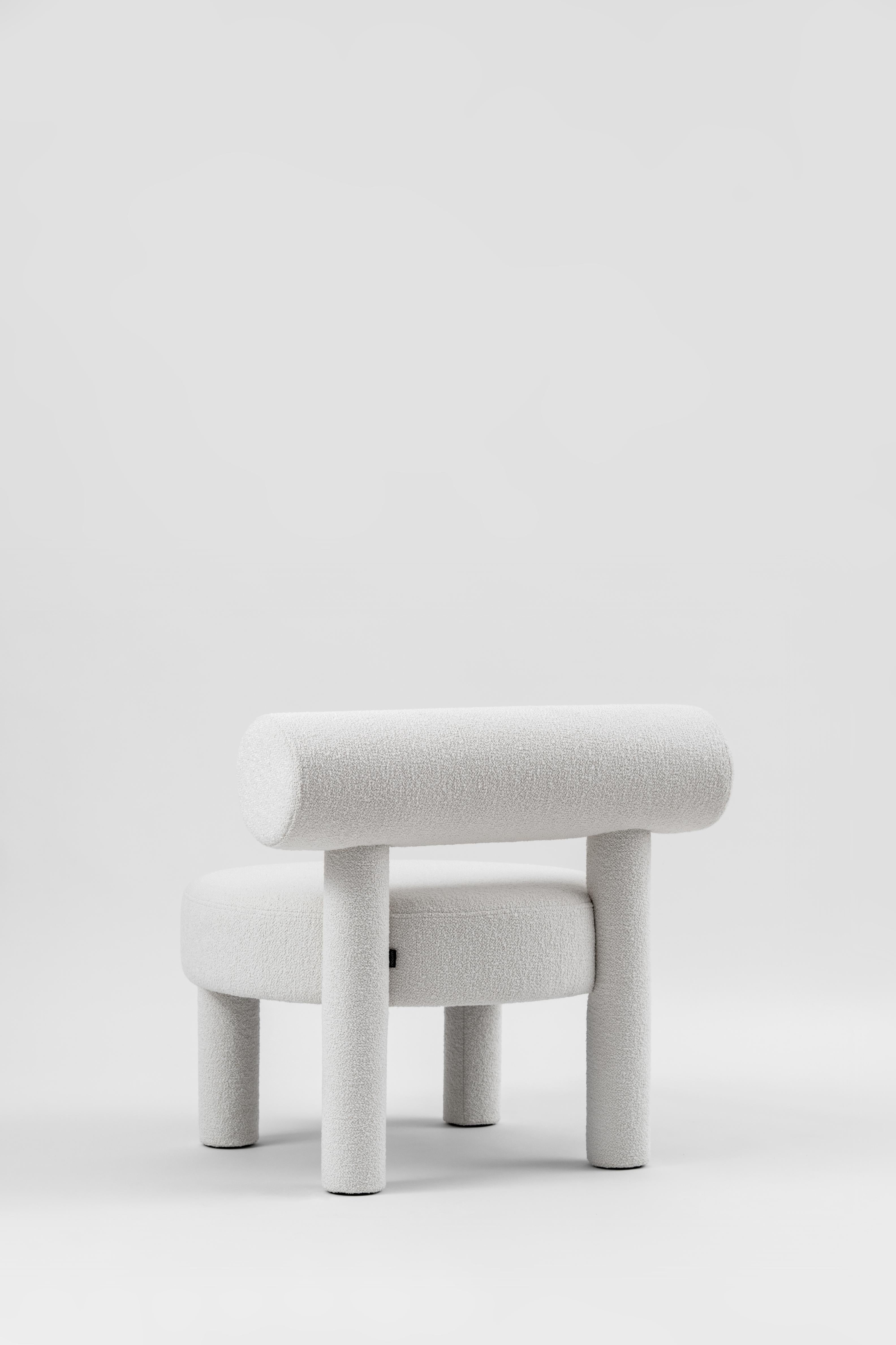 Upholstered Armchair GROPIUS CS1