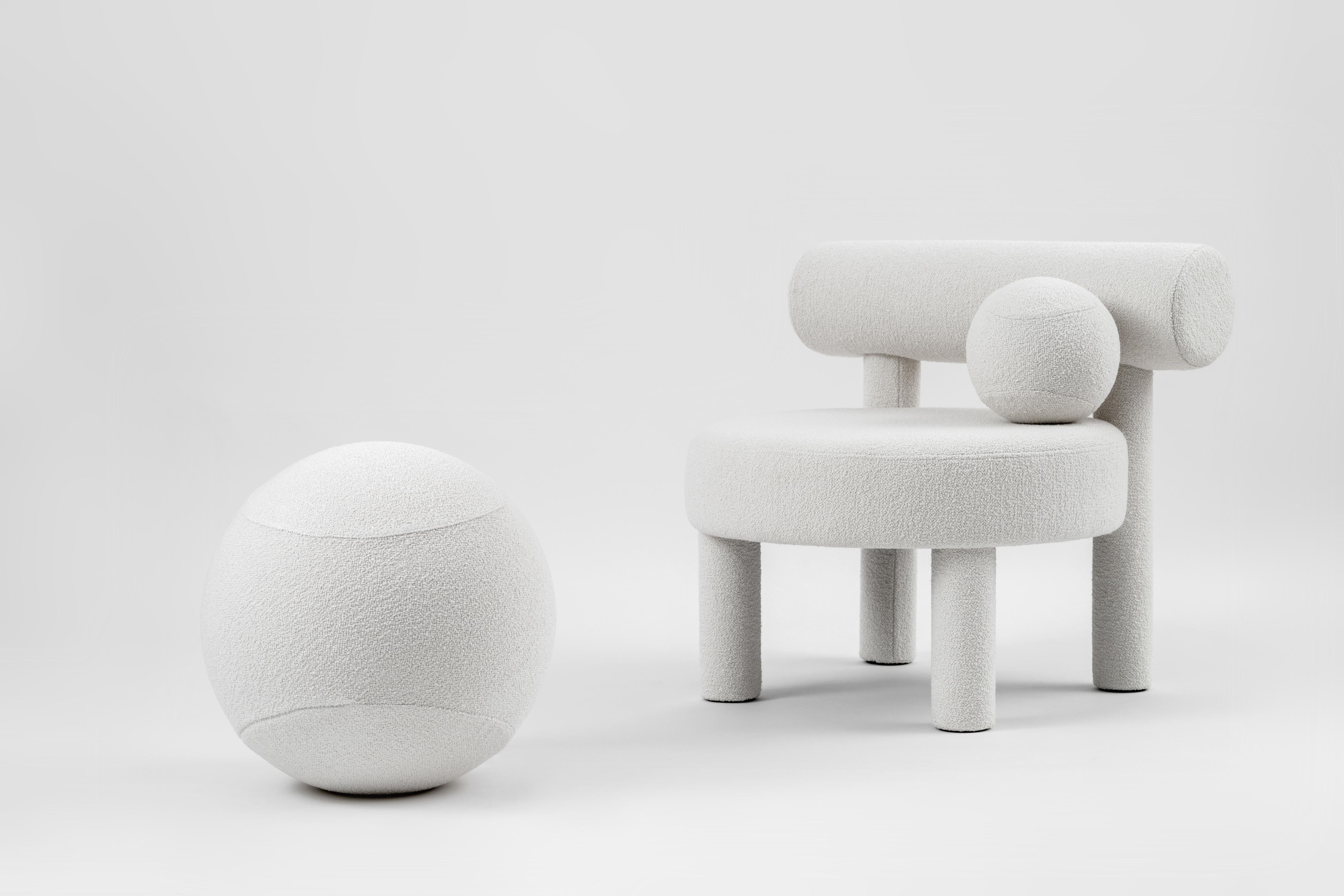 Upholstered Armchair GROPIUS CS1