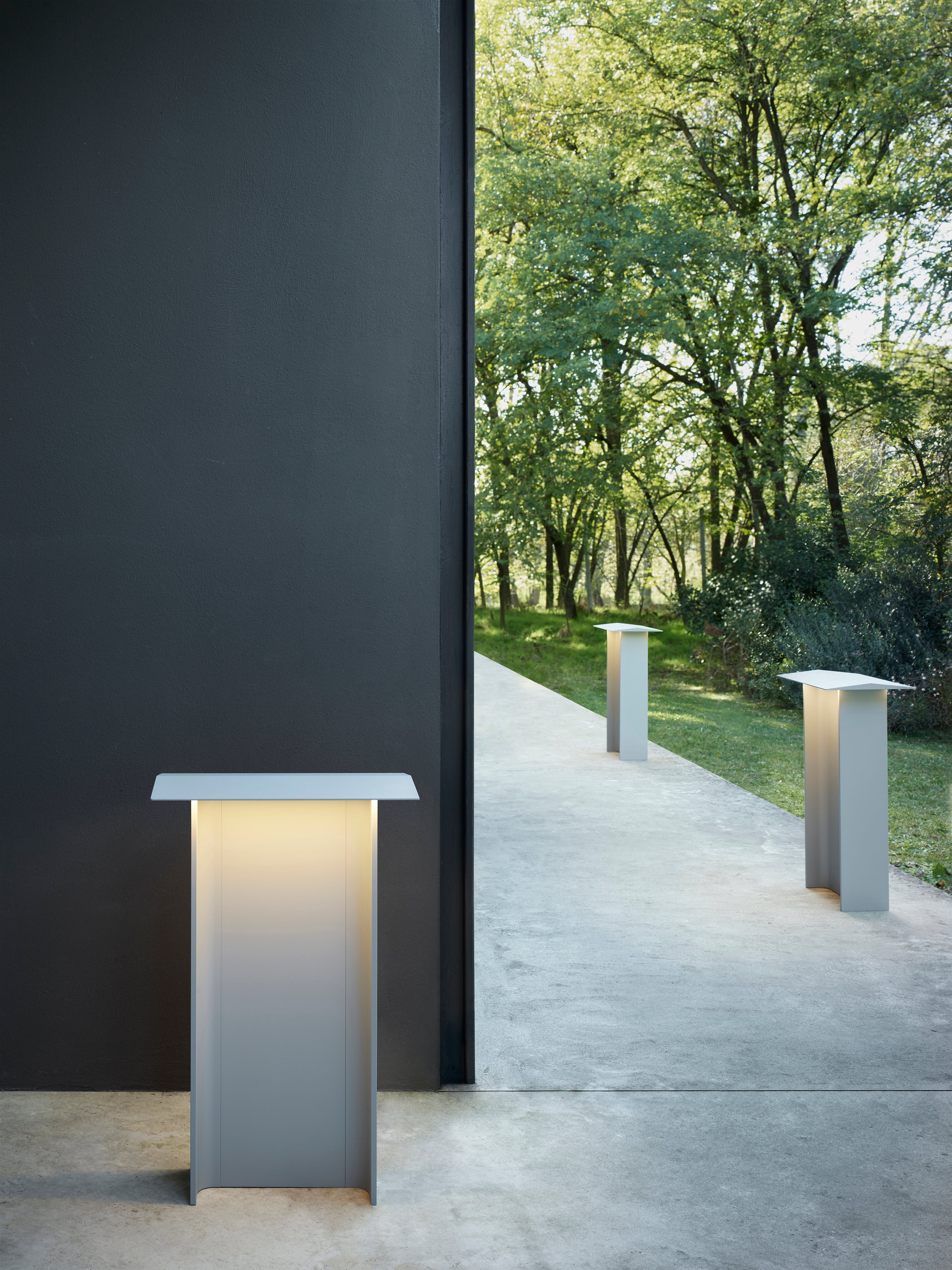 Venkovní stojací lampa FIENILE světle šedá