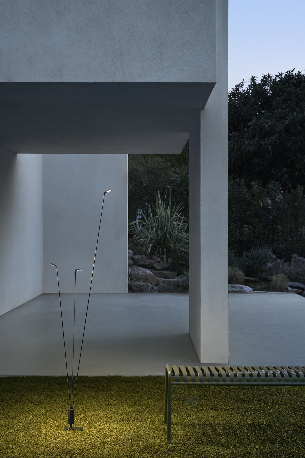 FLIA black multi-arm outdoor floor lamp