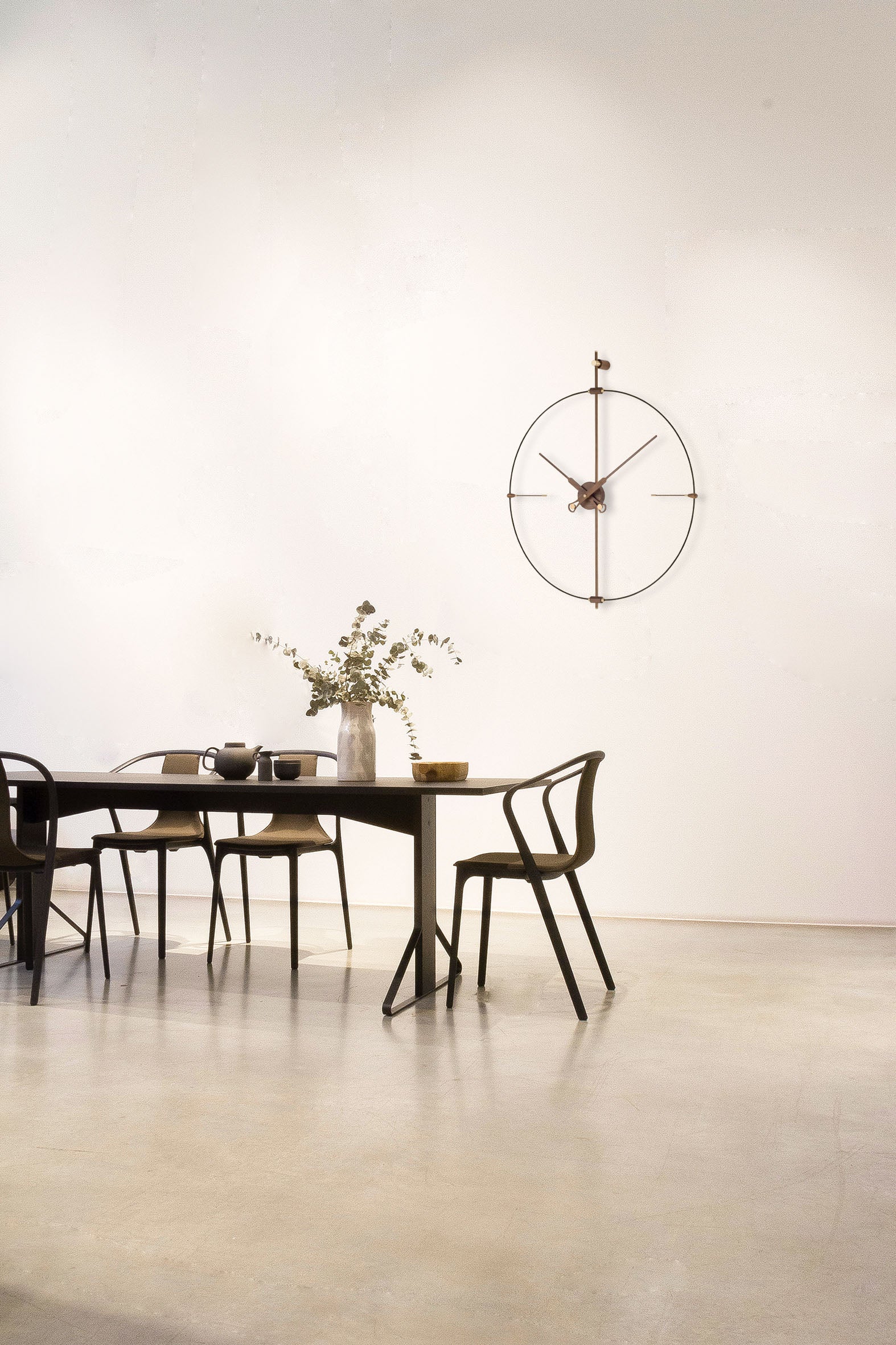 Nástěnné hodiny MINI BILBAO PREMIUM ořechové dřevo s černým povrchem