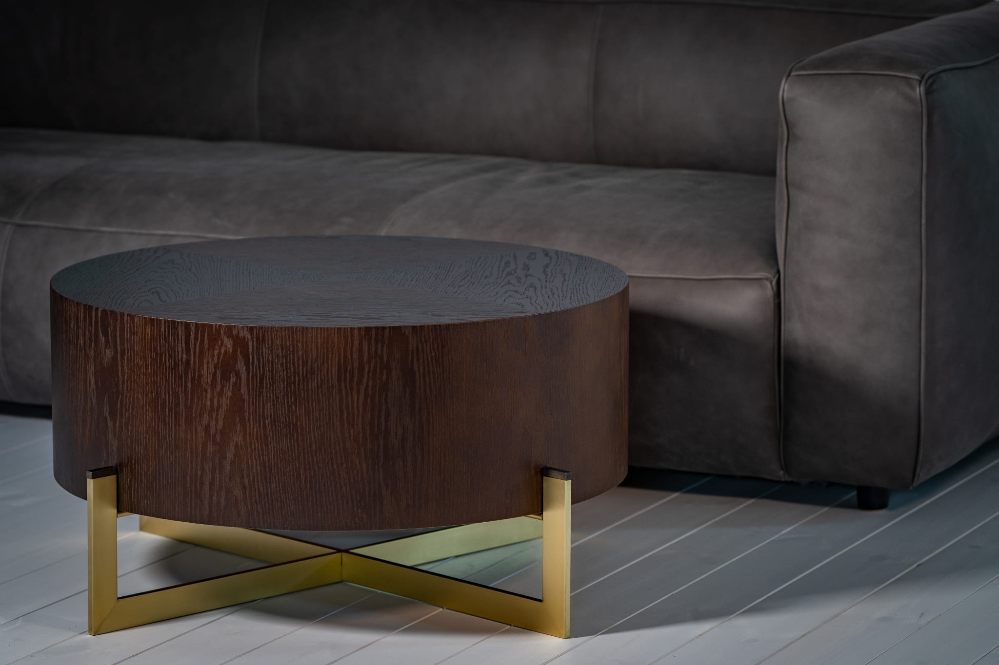 KRYSS brown coffee table with a gold base