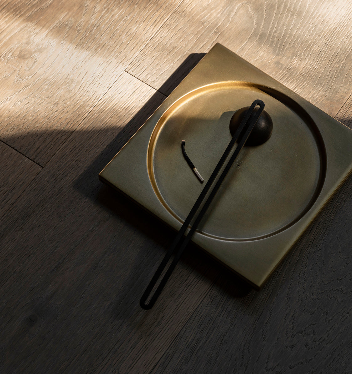 DIVOT brass tray