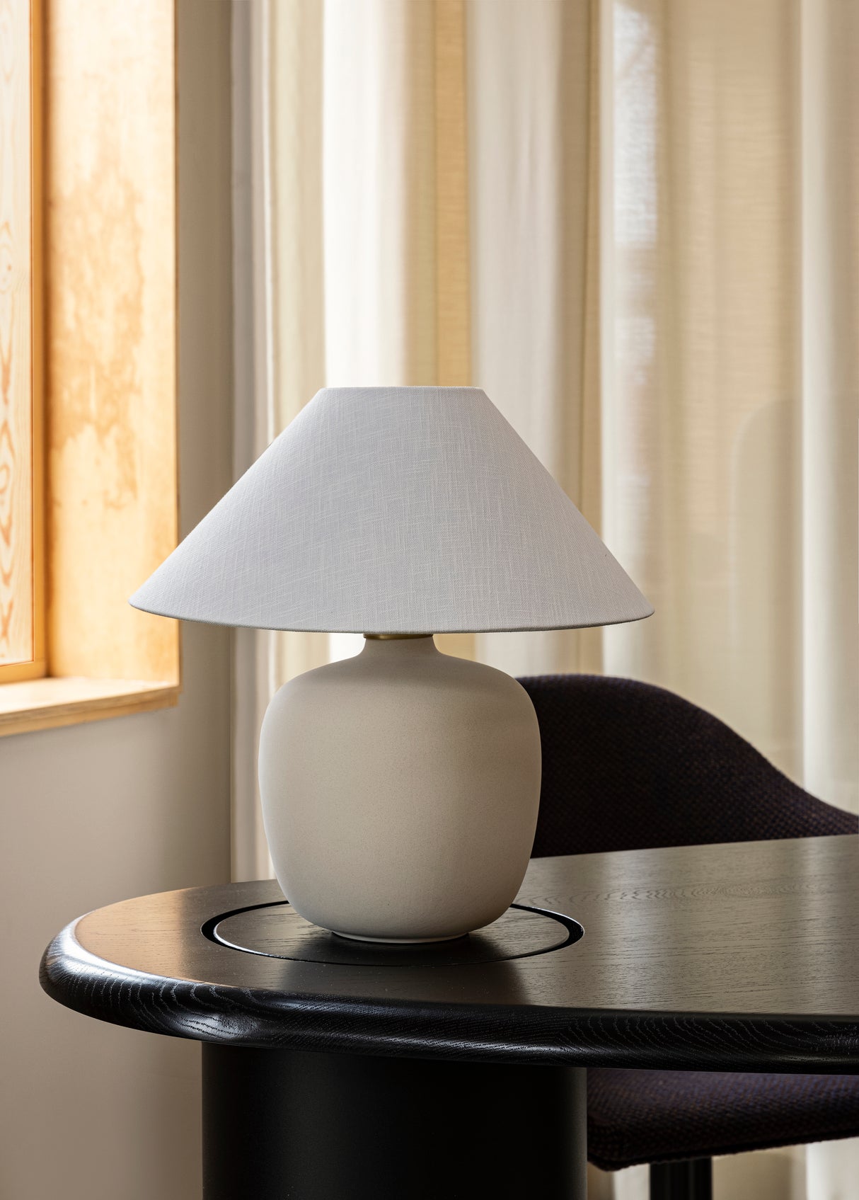 Stolní lampa TORSO bílá keramika