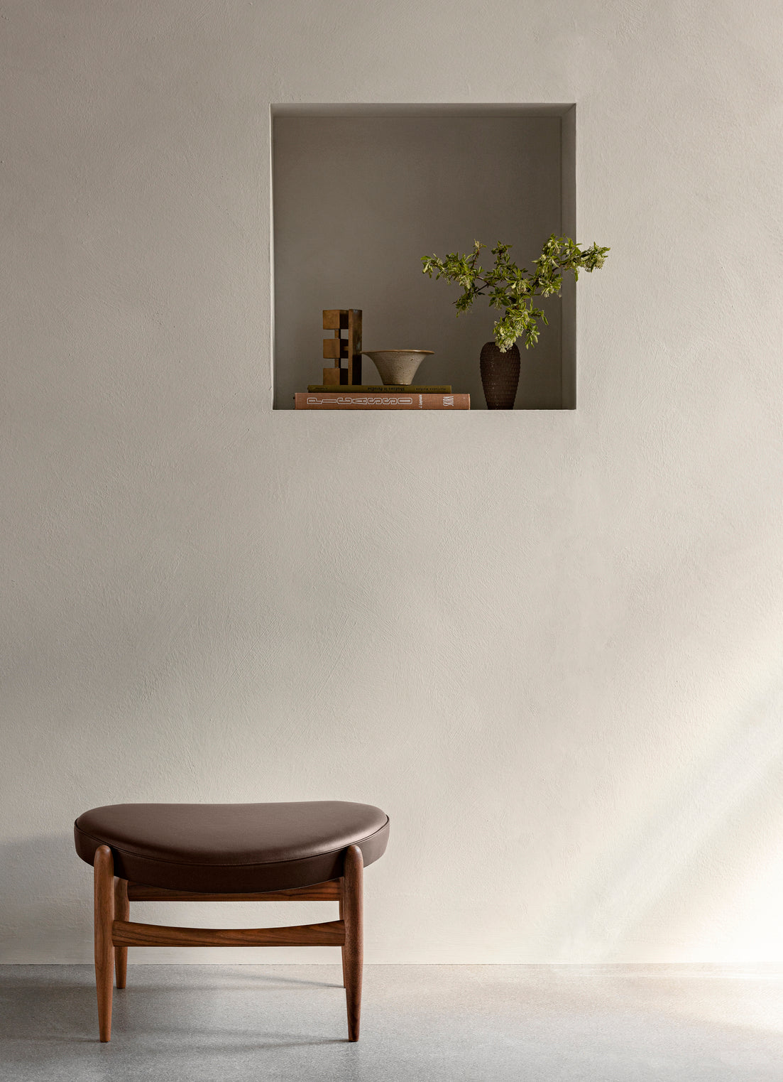 ELIZABETH footstool brown leather with oak base