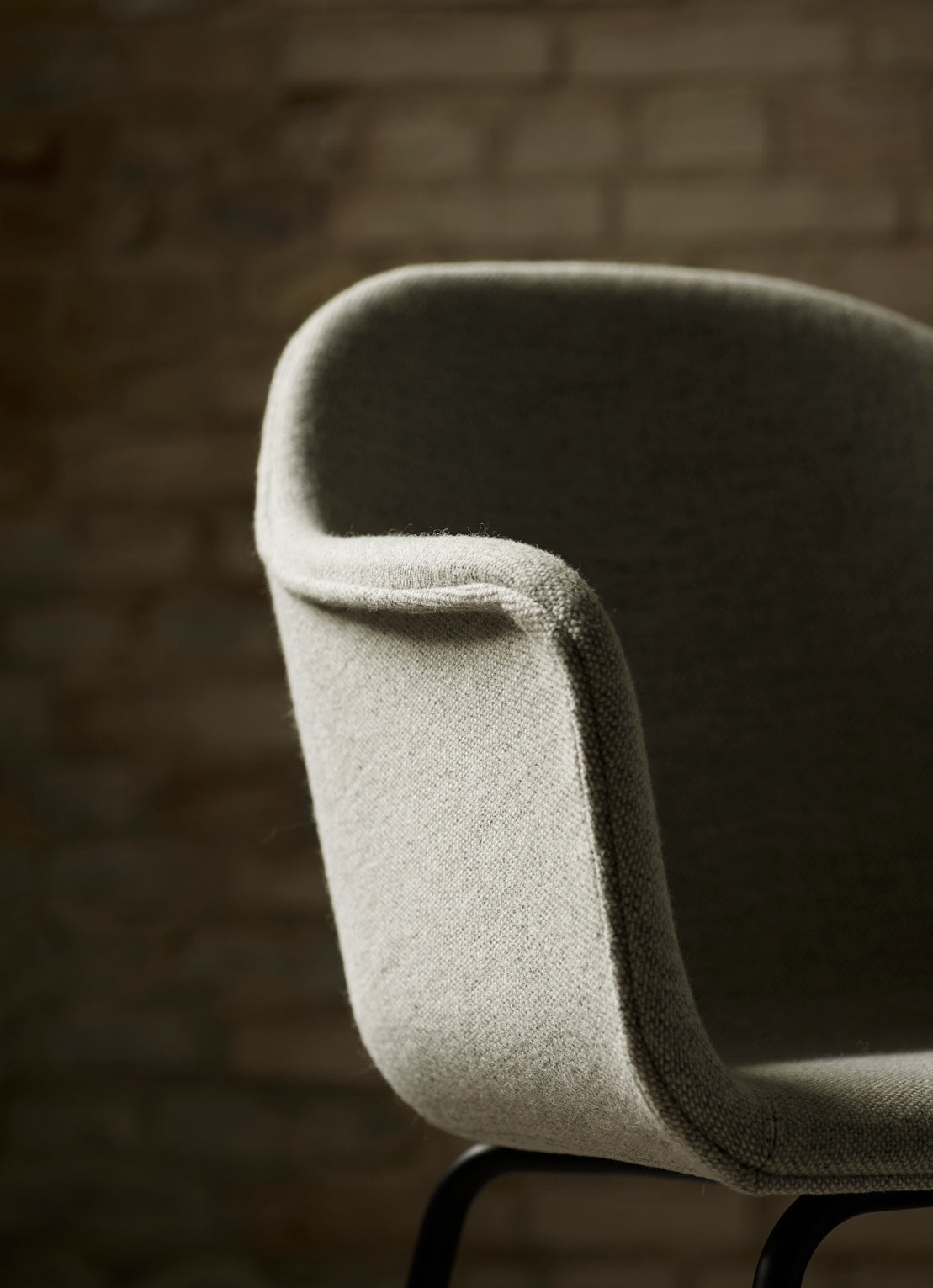 HARBOUR Armchair with Armrests, Cognac Leather with Oak Base