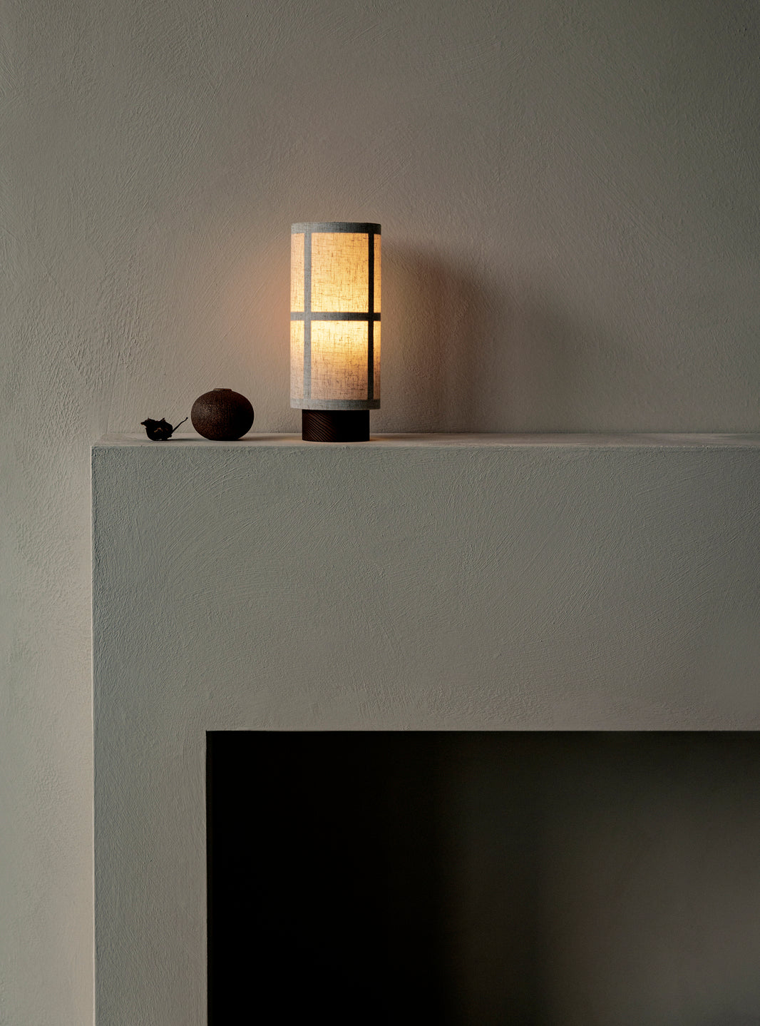 Přenosná lampa HASHIRA len s jasanovou základnou