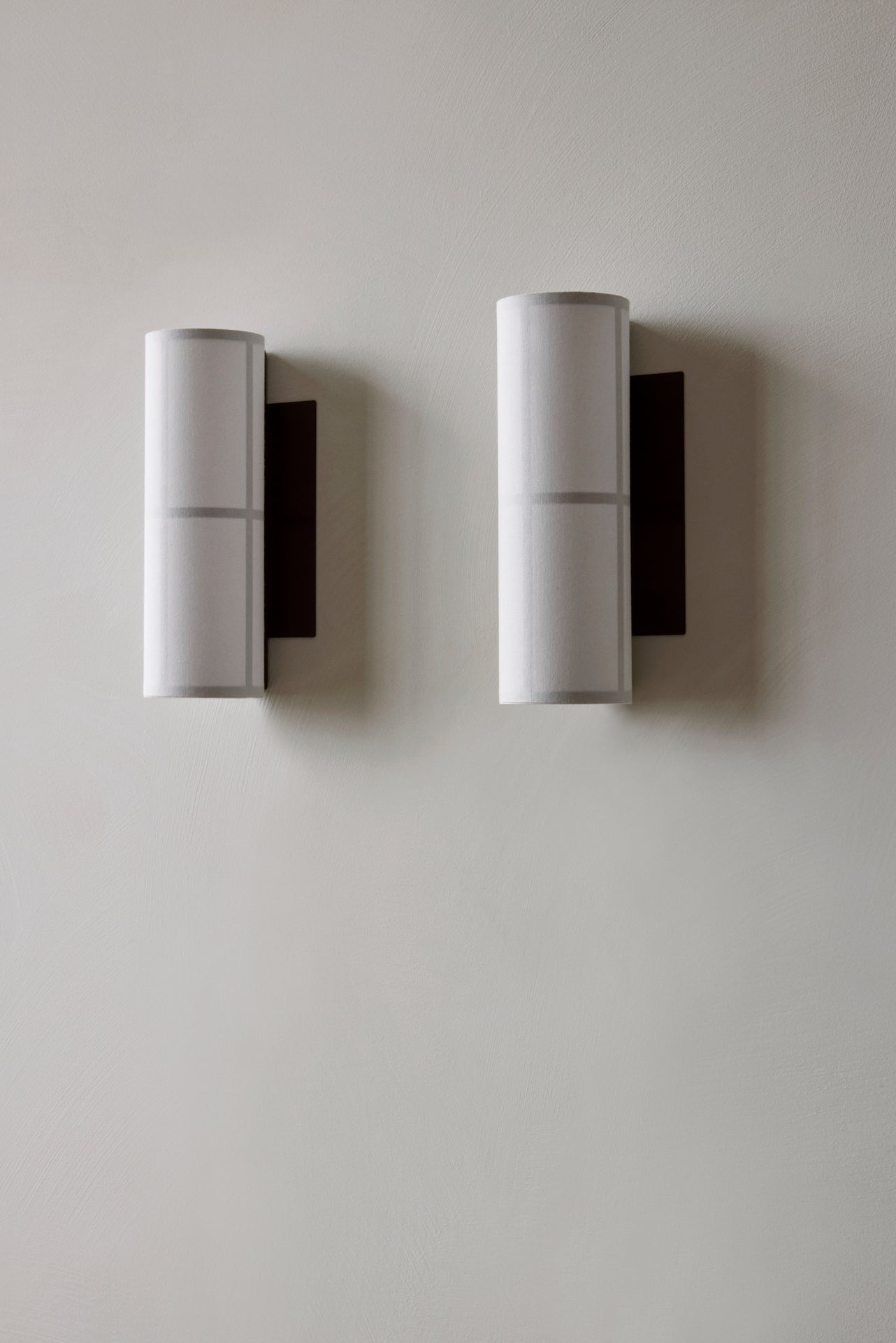 HASHIRA wall lamp linen