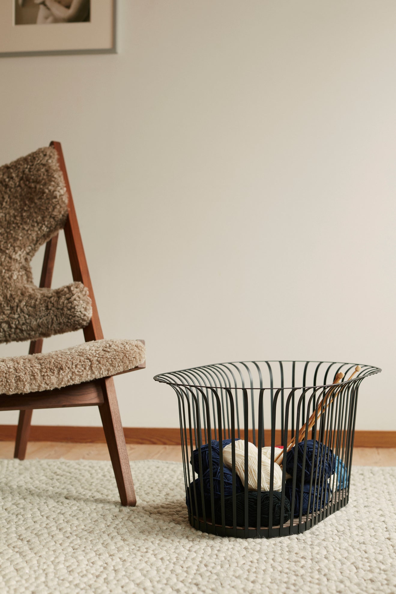 KNITTING Armchair with Sheepskin and Oak Base