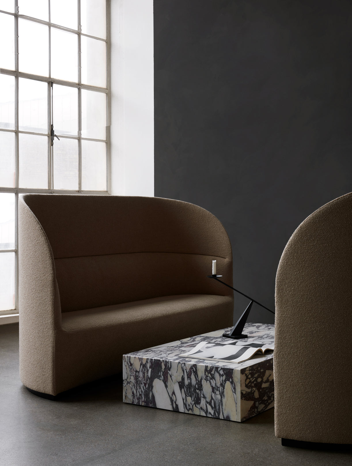 Sofa s vysokým opěradlem TEAROOM hořčicová