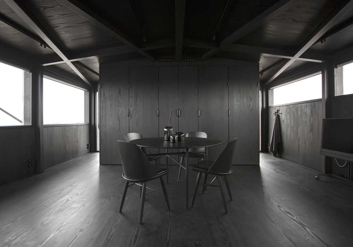 Round Table SNAREGADE Black Oak Veneer