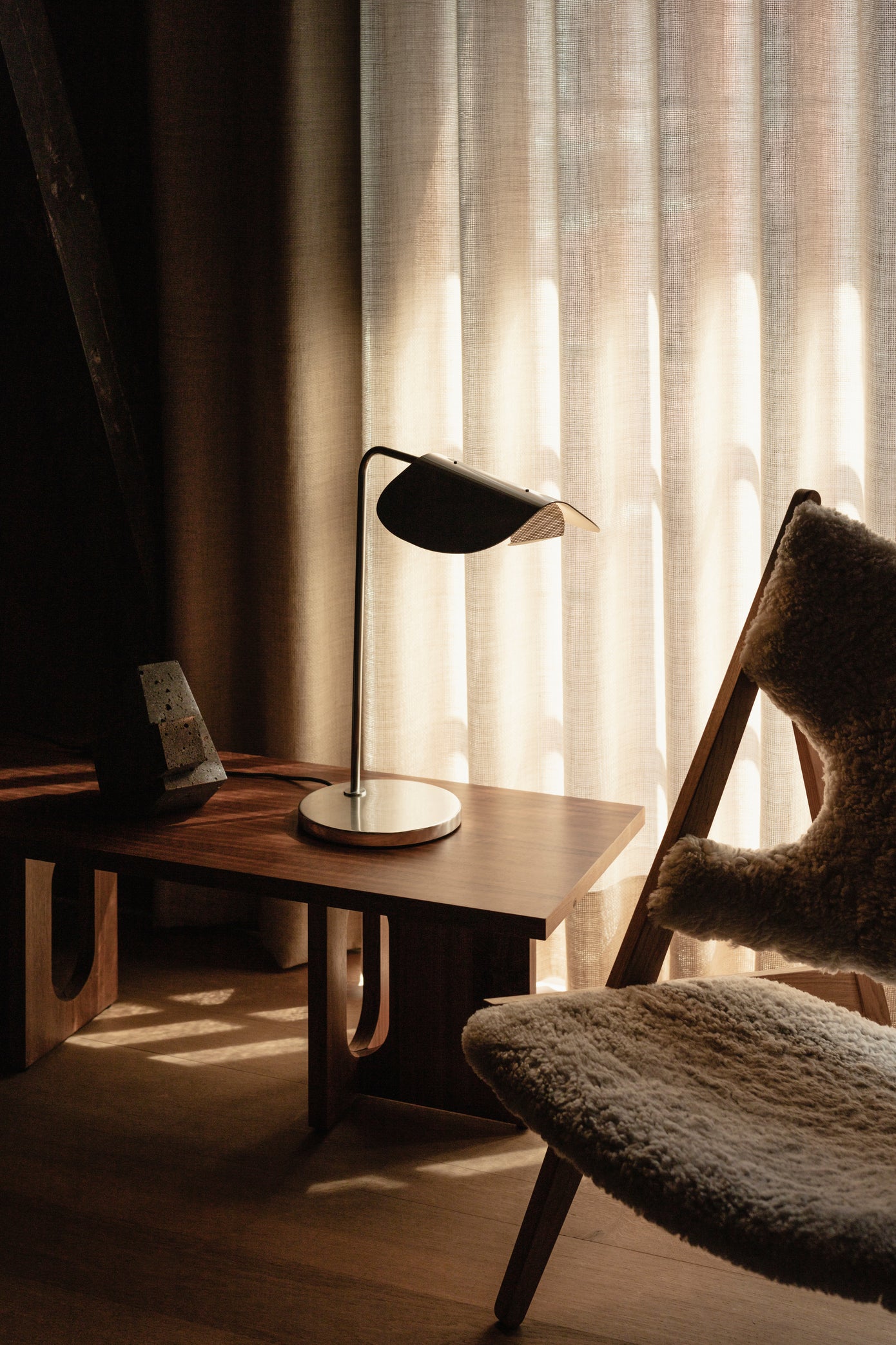 Stolní lampa WING leštěný hliník