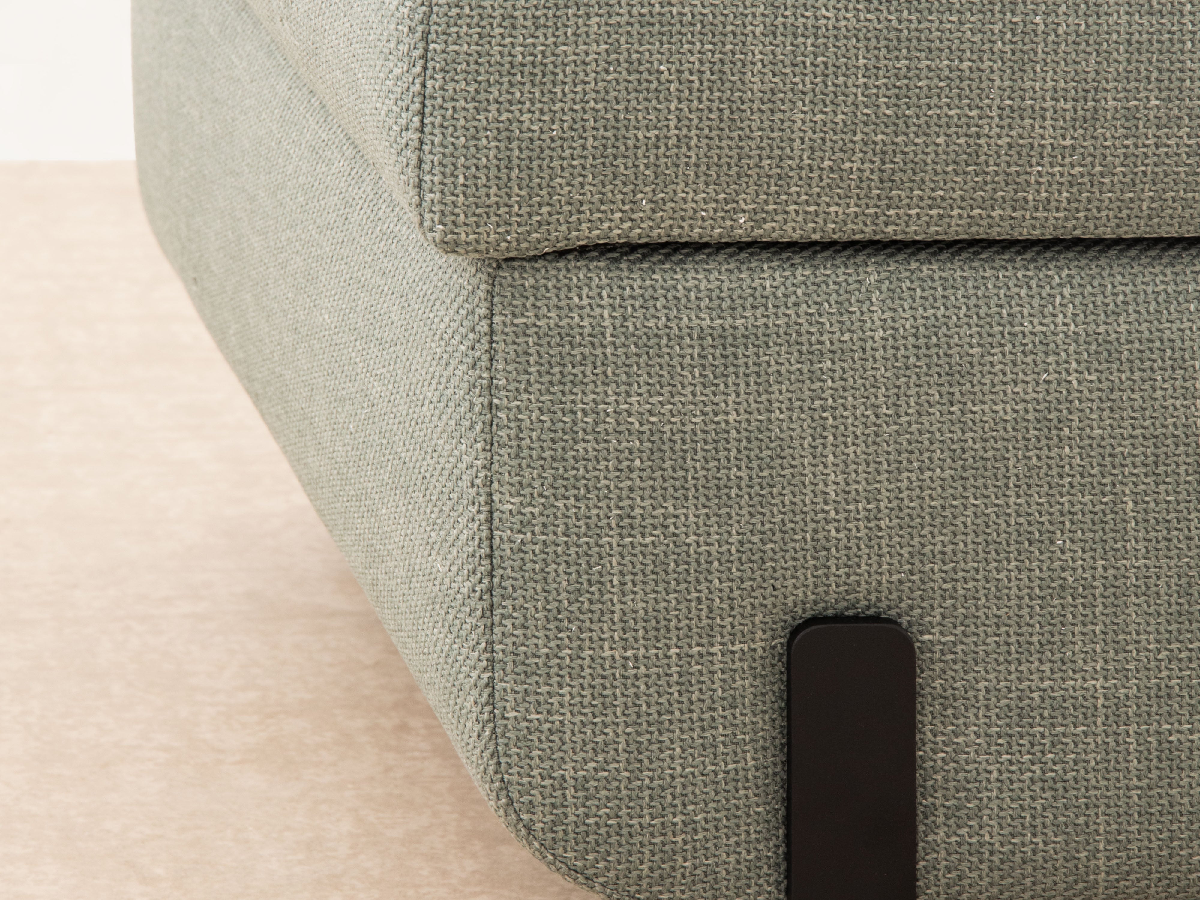 Puf sametový se schovkou GLORIA černý