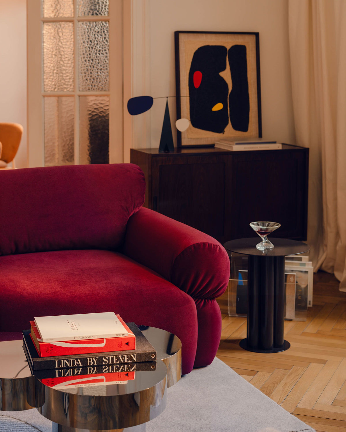 Narożnik 2-osobowy prawostronny OPHELIA mchowy – aranżacja wnętrza