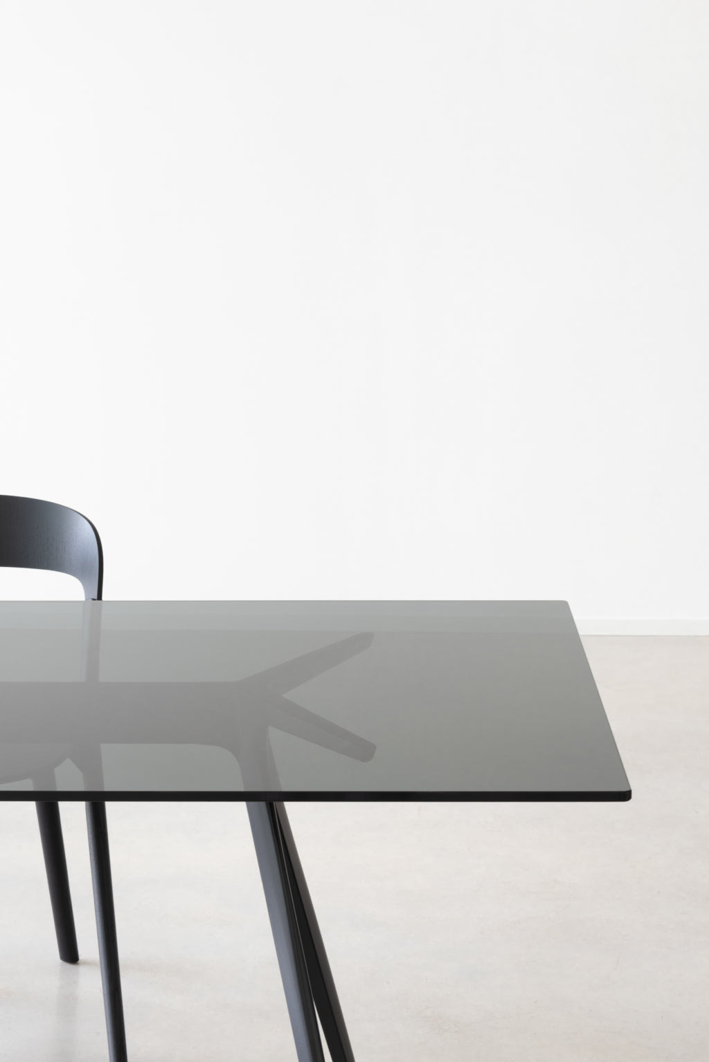 Stůl BAGUETTE černá hliníková základna