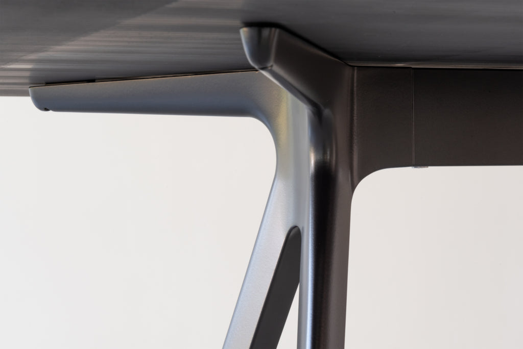 Stůl BAGUETTE černá hliníková základna