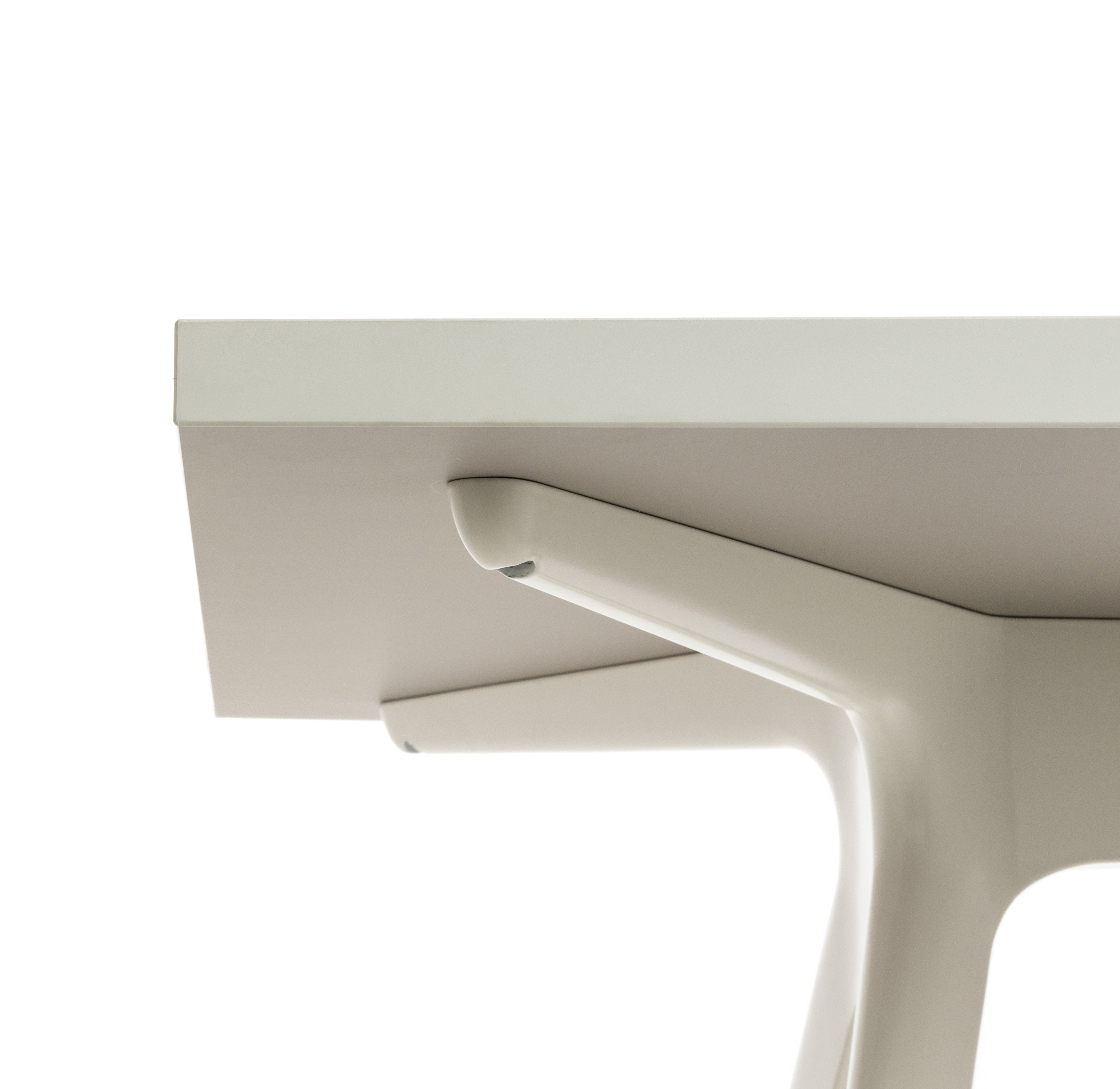 BAGUETTE beige desk with a white base