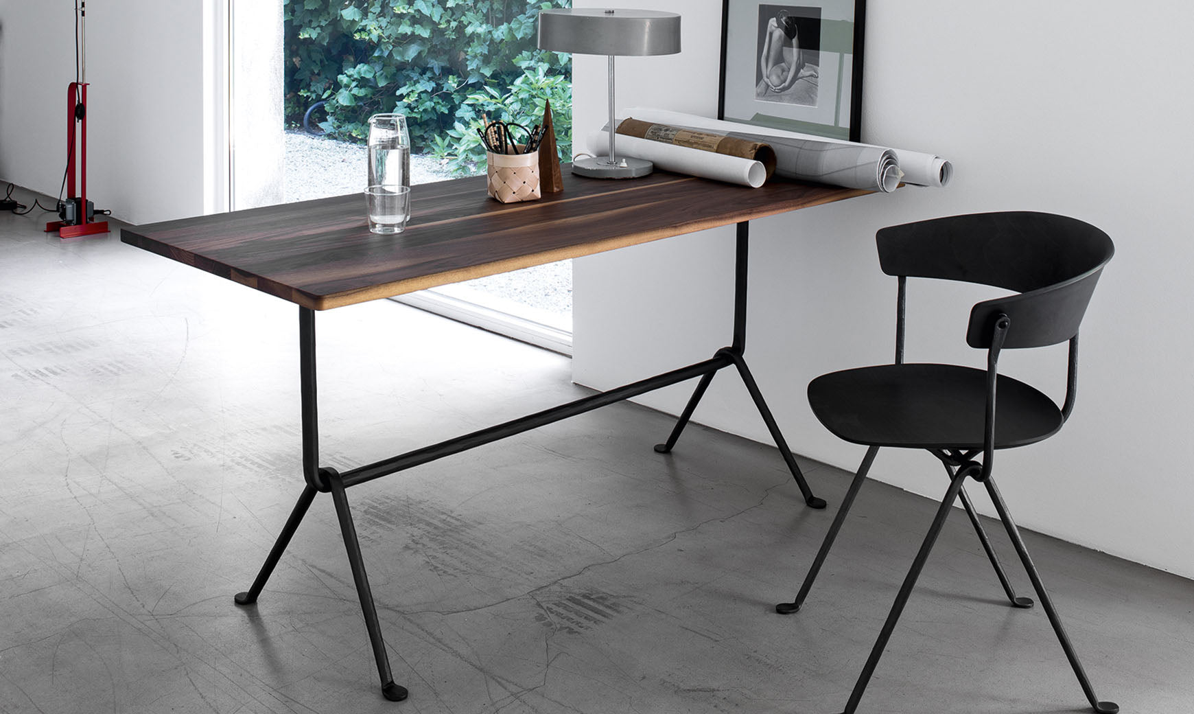 OFFICINA BISTROT desk in walnut wood with an anthracite base