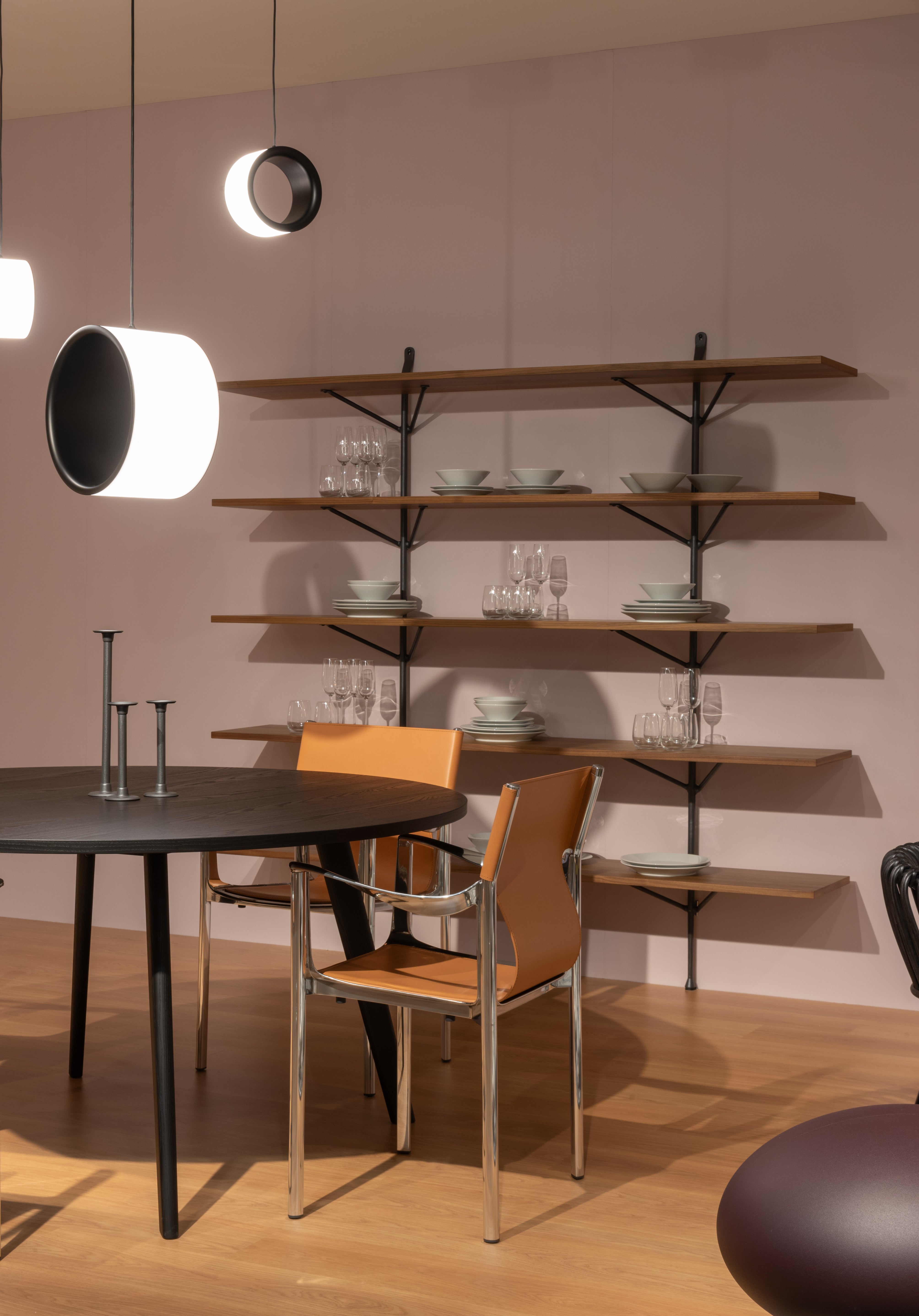 Kulatý stůl PILO černý jasanový dýhovaný