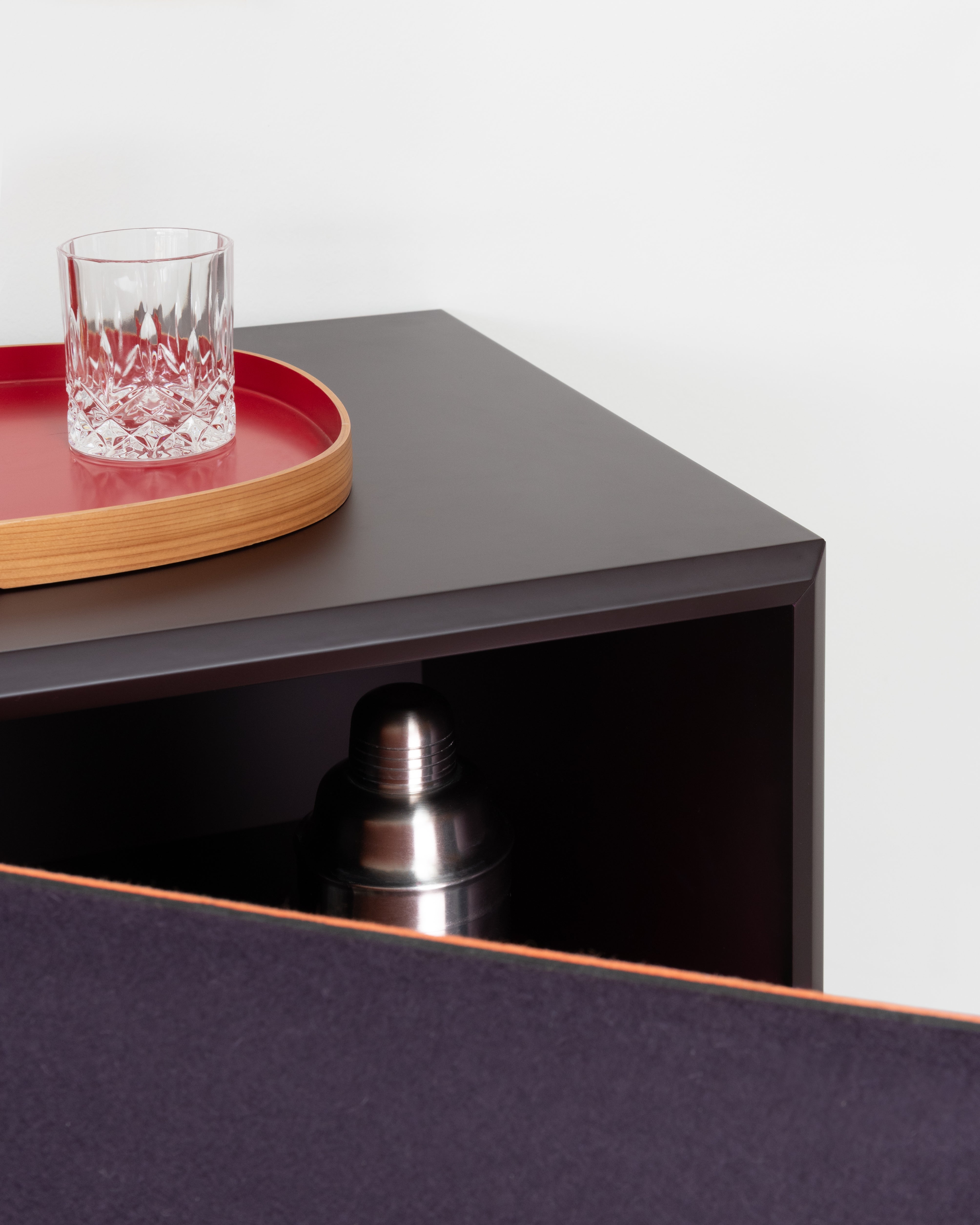 TACITO cabinet purple felt