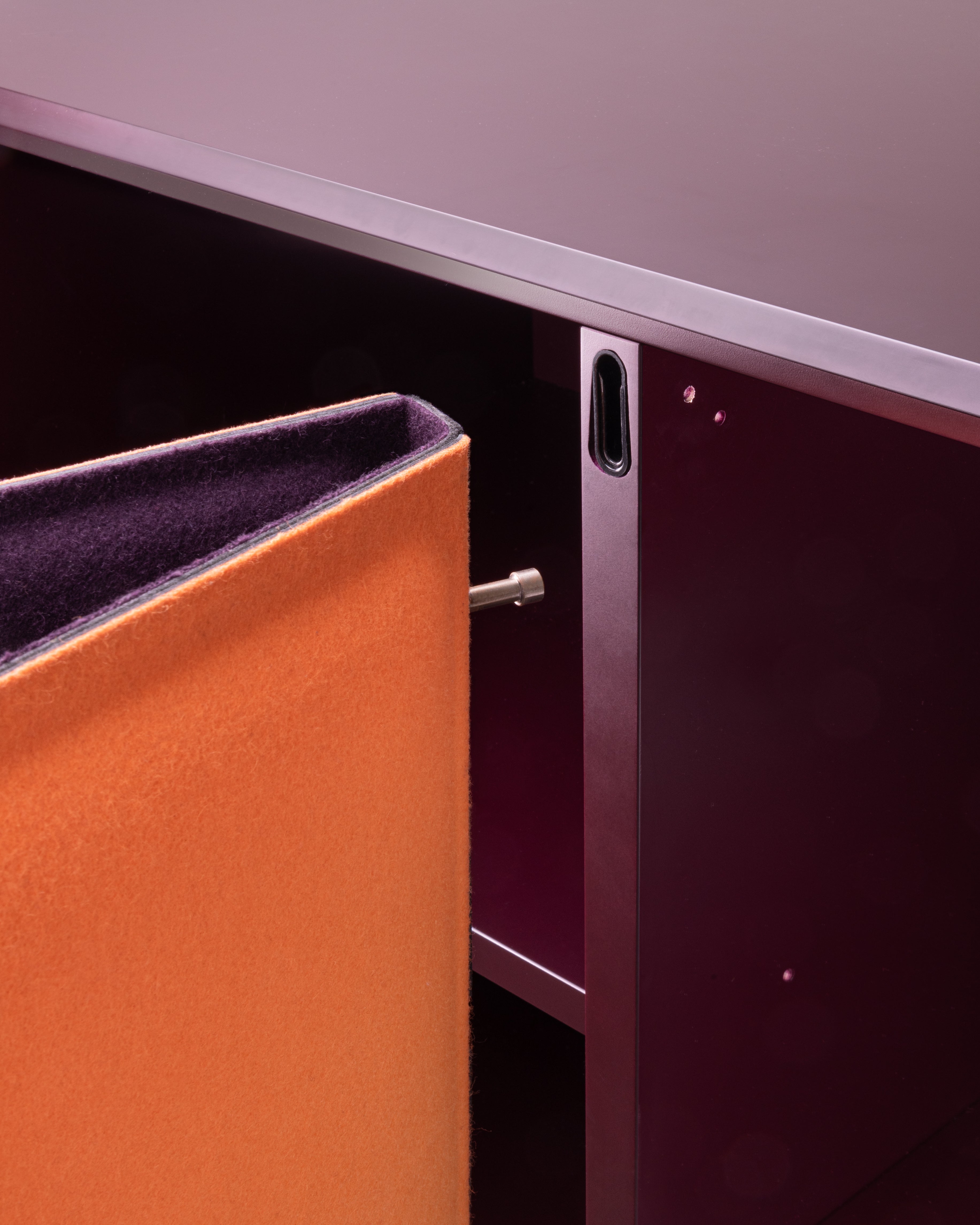 TACITO cabinet purple felt