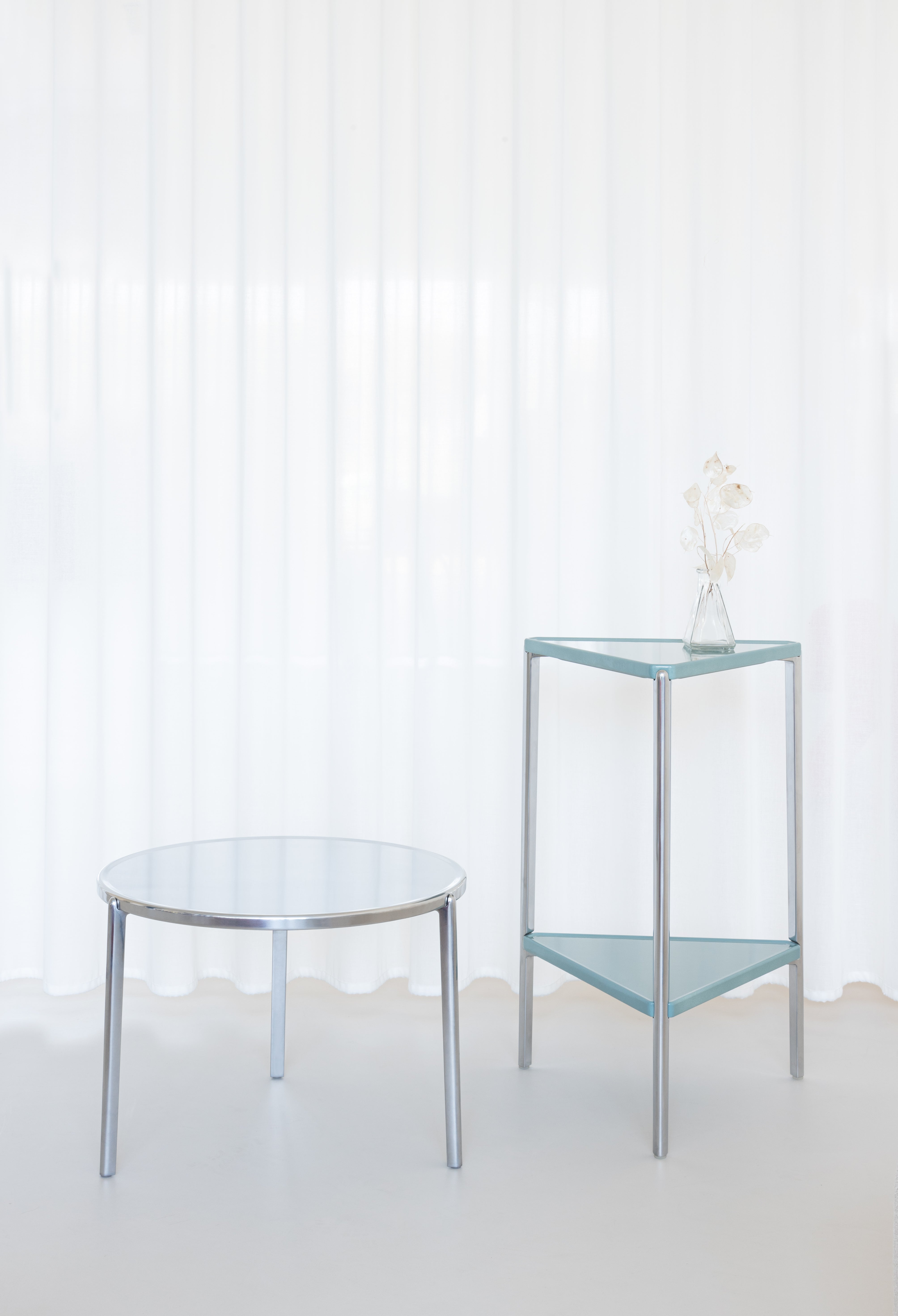 TAMBOUR blue concrete side table