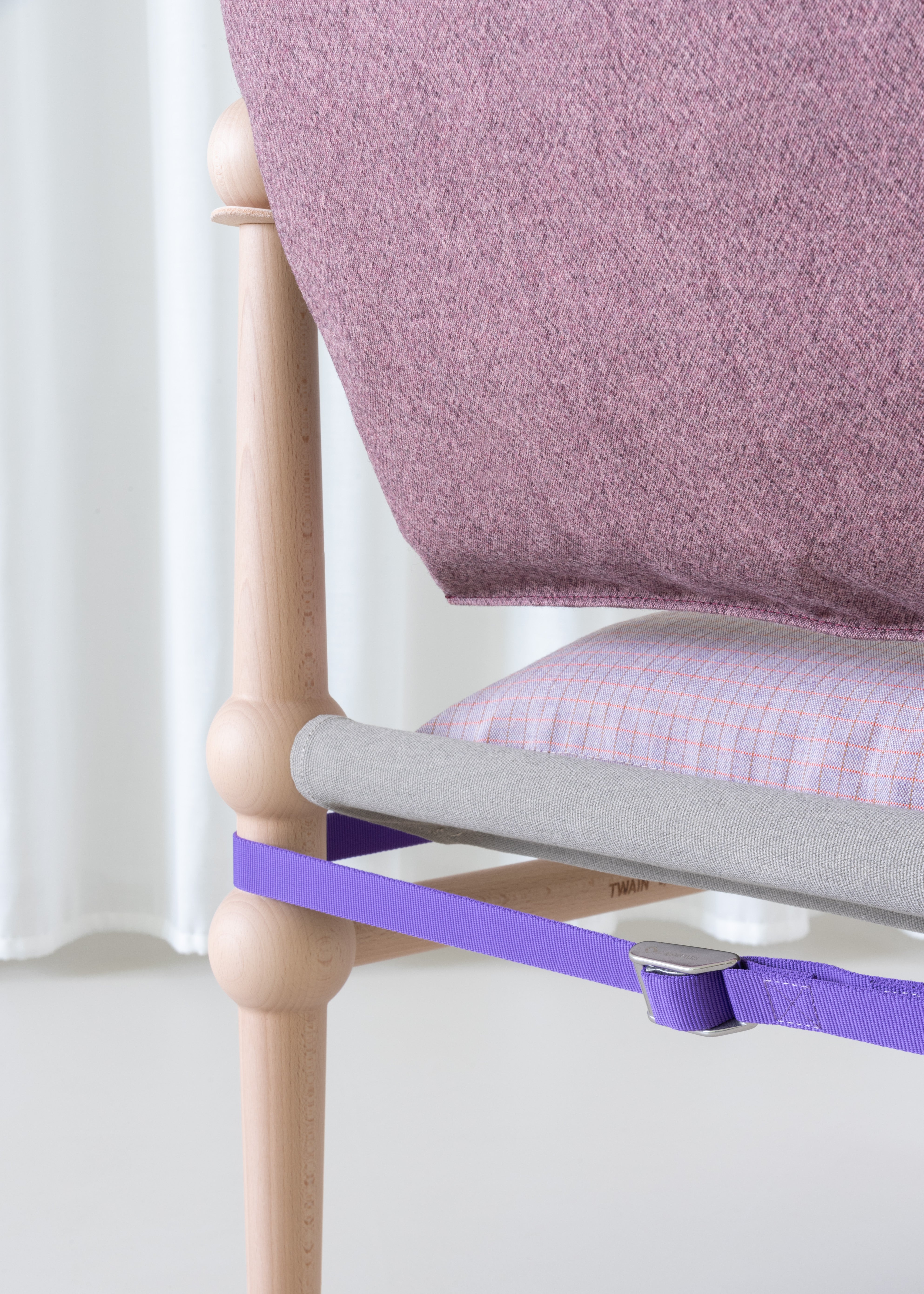 TWAIN armchair in blue with a light beech base