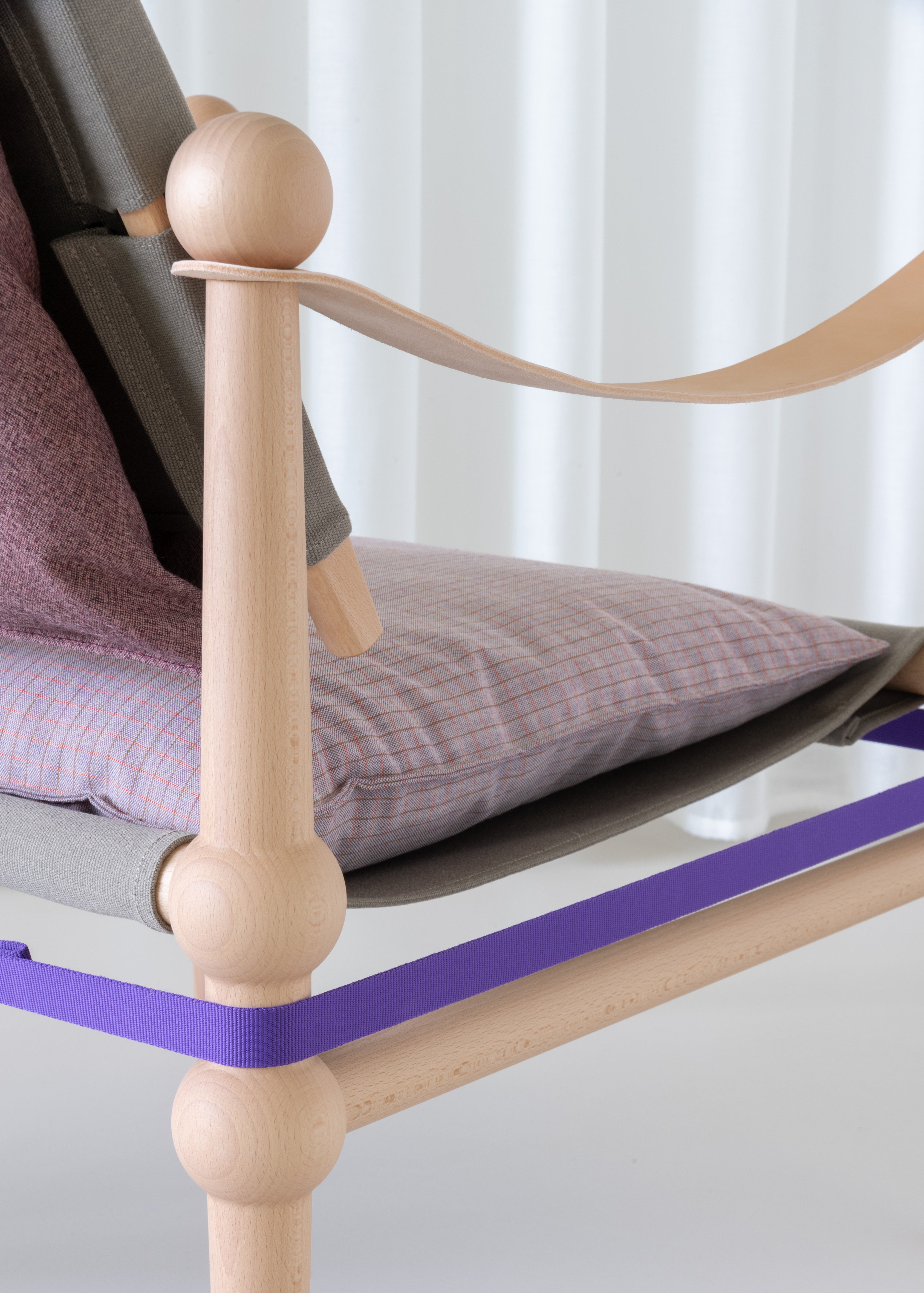 TWAIN armchair in blue with a light beech base