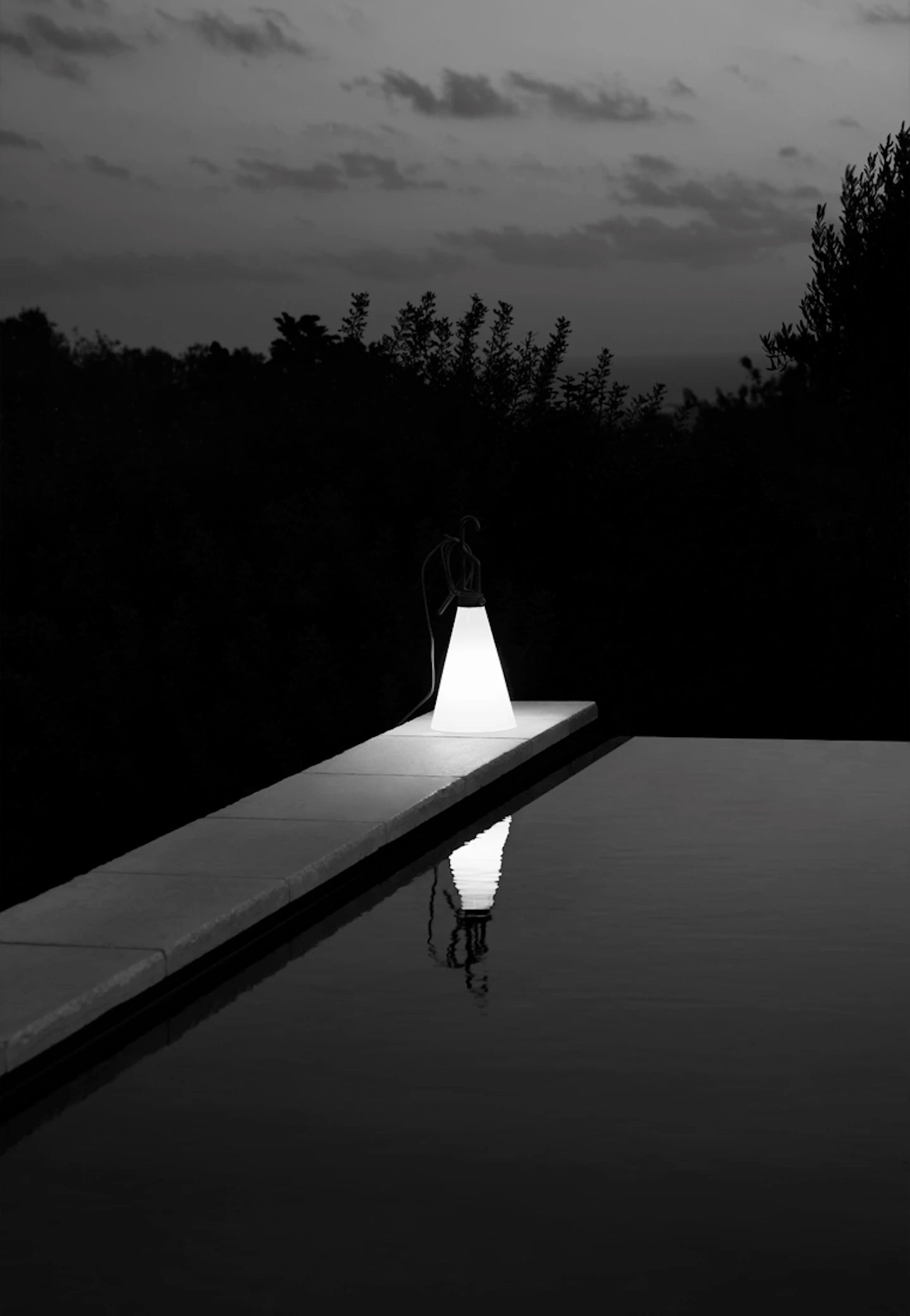 Venkovní lampa MAYDAY černá