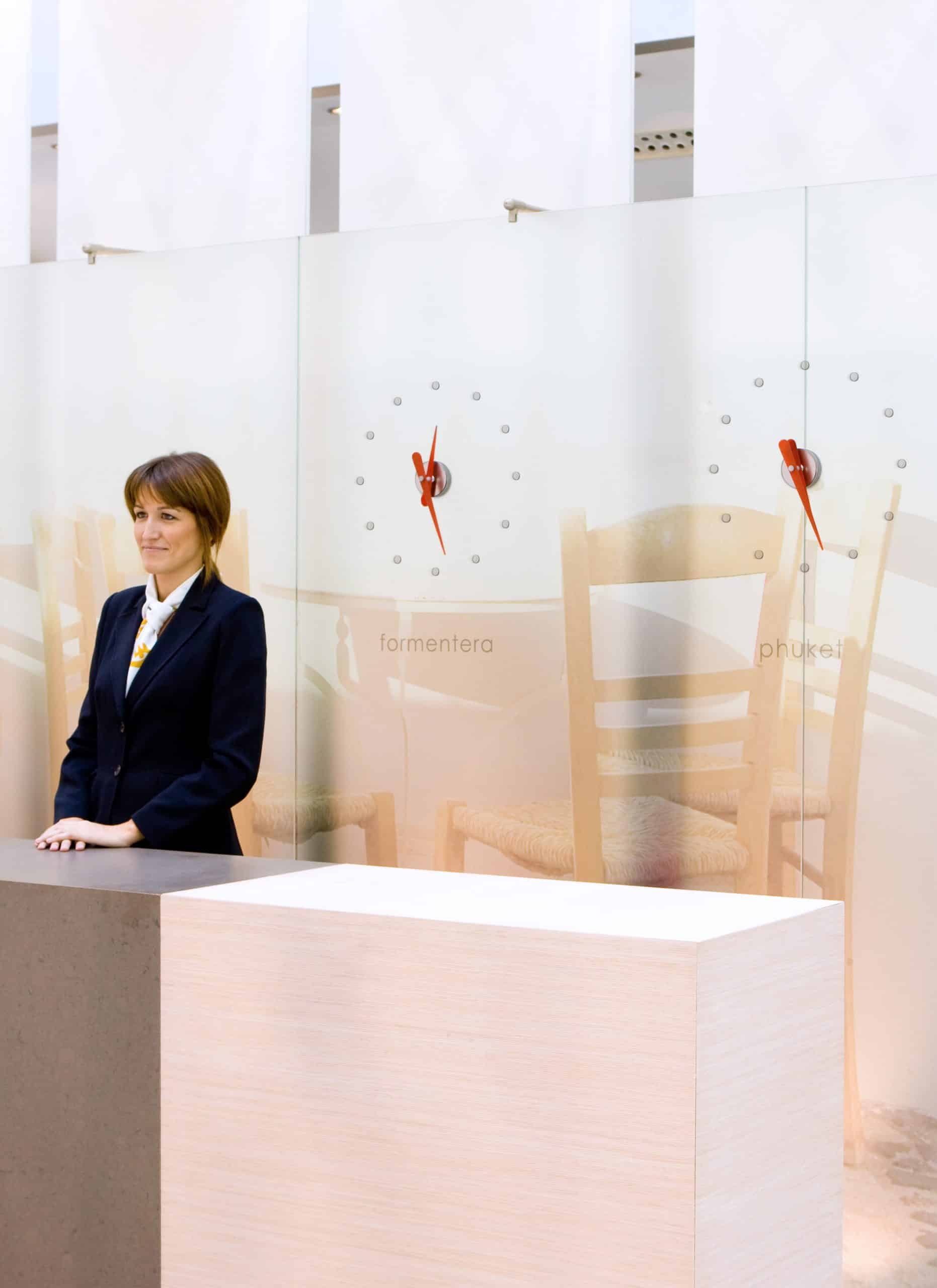 MINI RODON wall clock in chrome with red finish