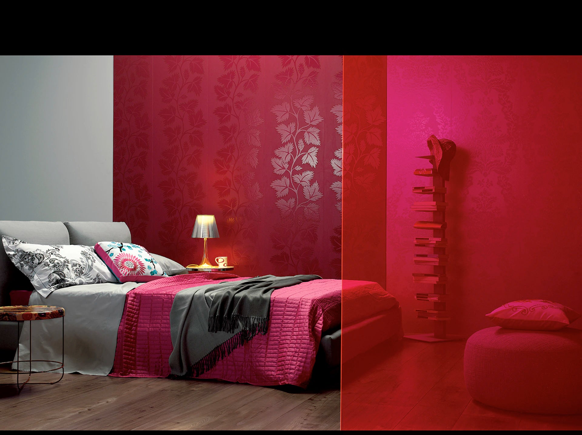 Stolní lampa MISS K s průhledným stínidlem