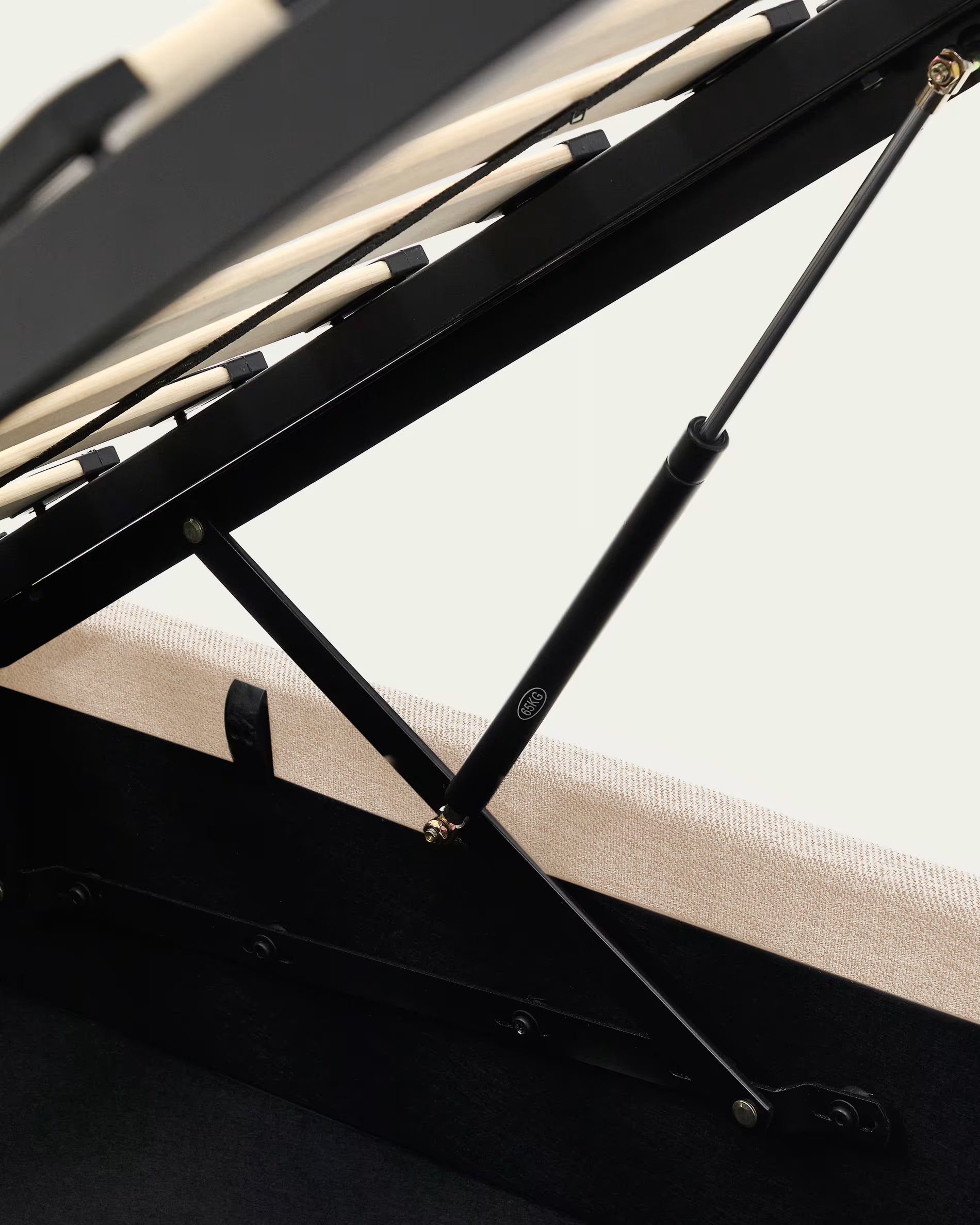 Postel s úložným prostorem NAHIRI béžová