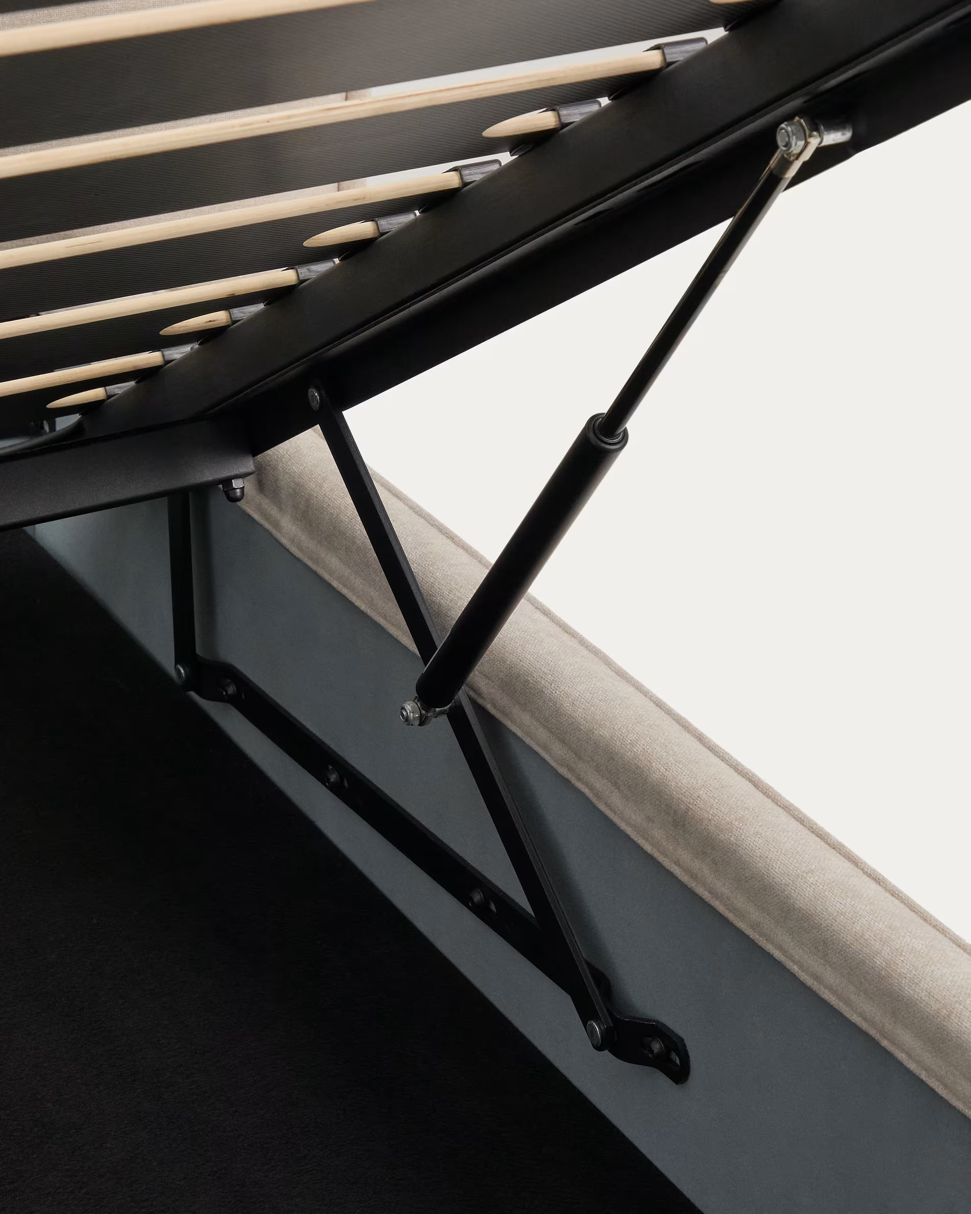 Postel s úložným prostorem ARVIAN béžový šenil