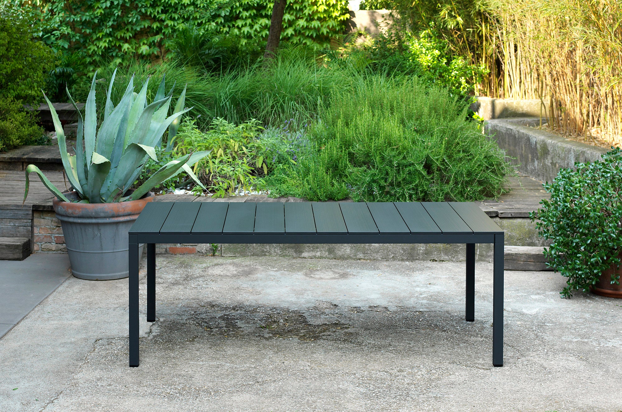 RIO anthracite extendable outdoor table
