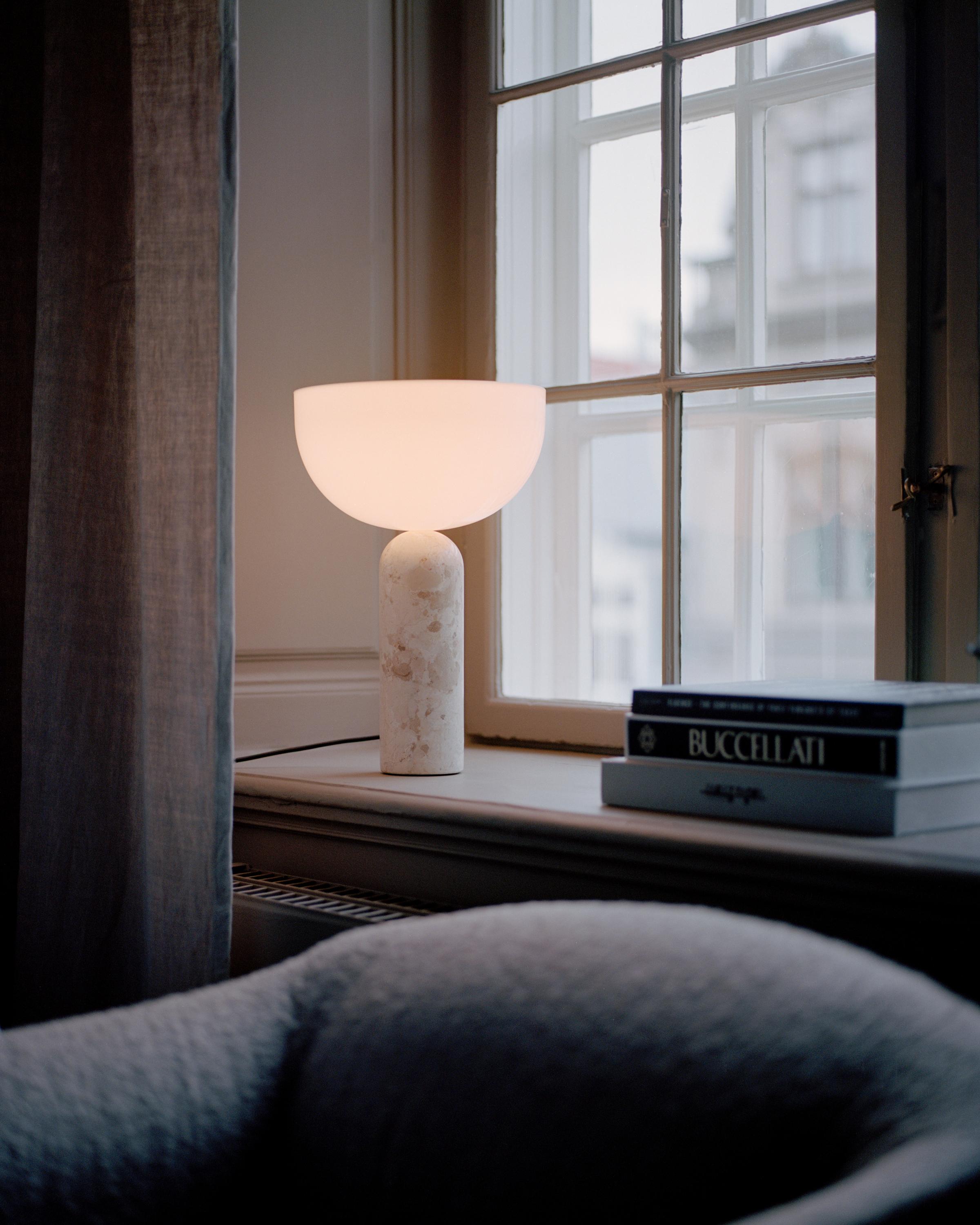 Stolní lampa KIZU krémový mramor