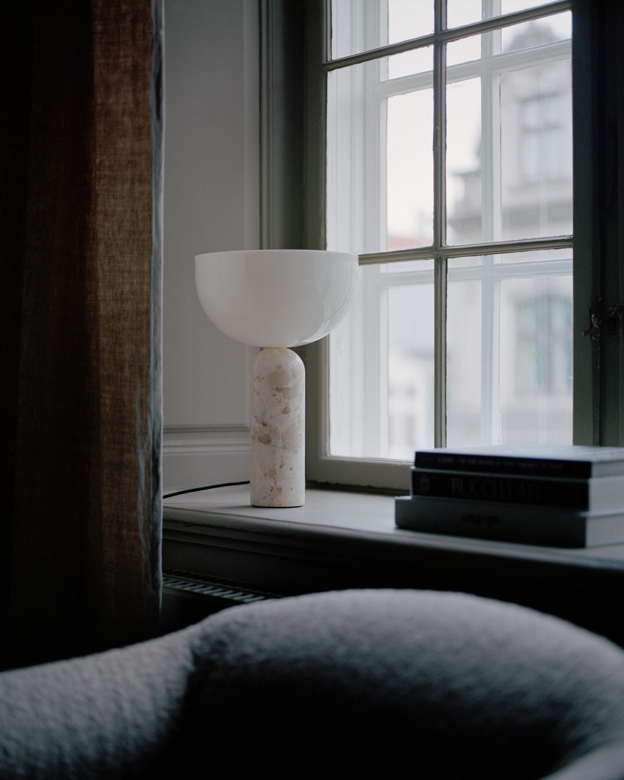 Stolní lampa KIZU krémový mramor