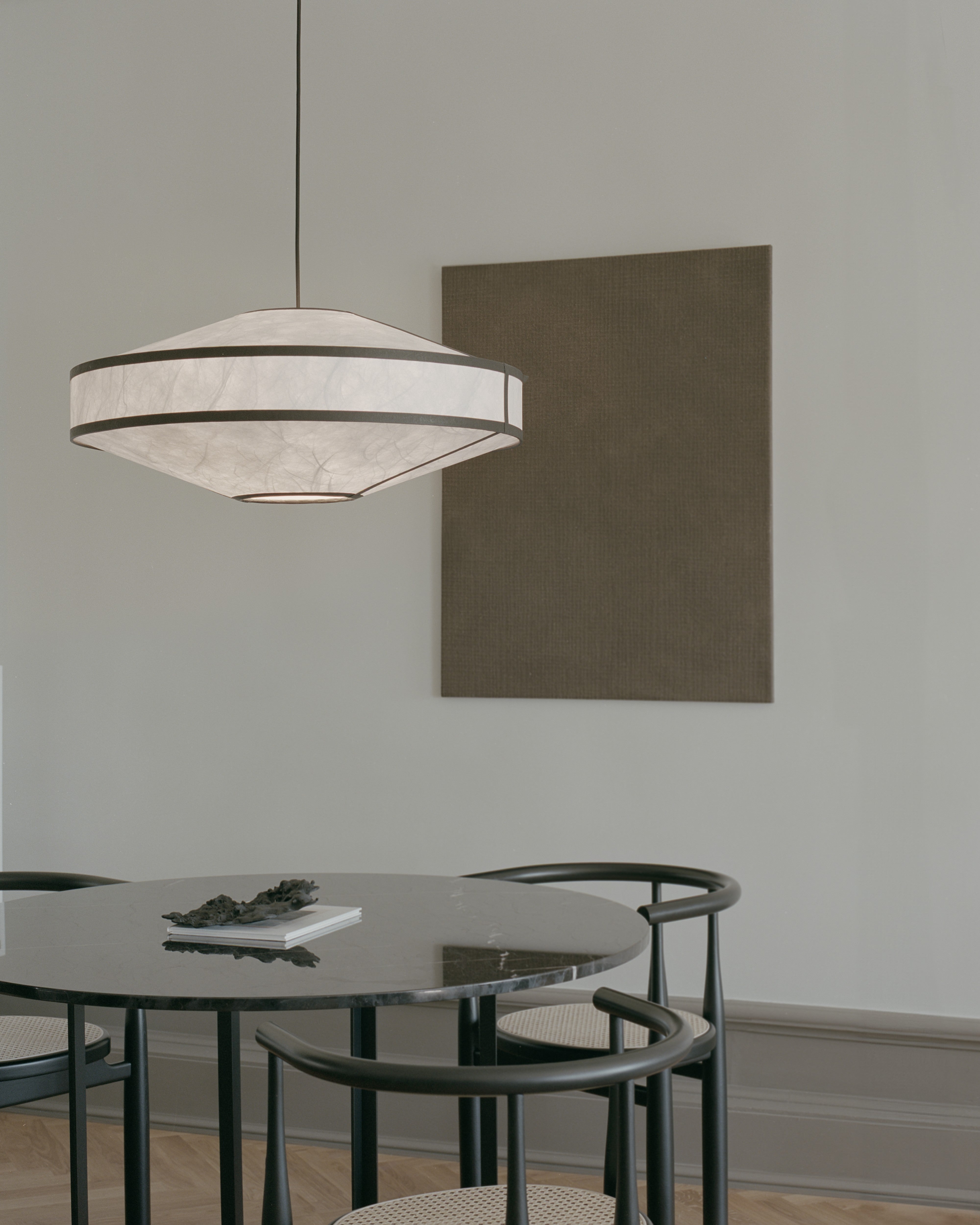 White with black kite hanging lamp with black