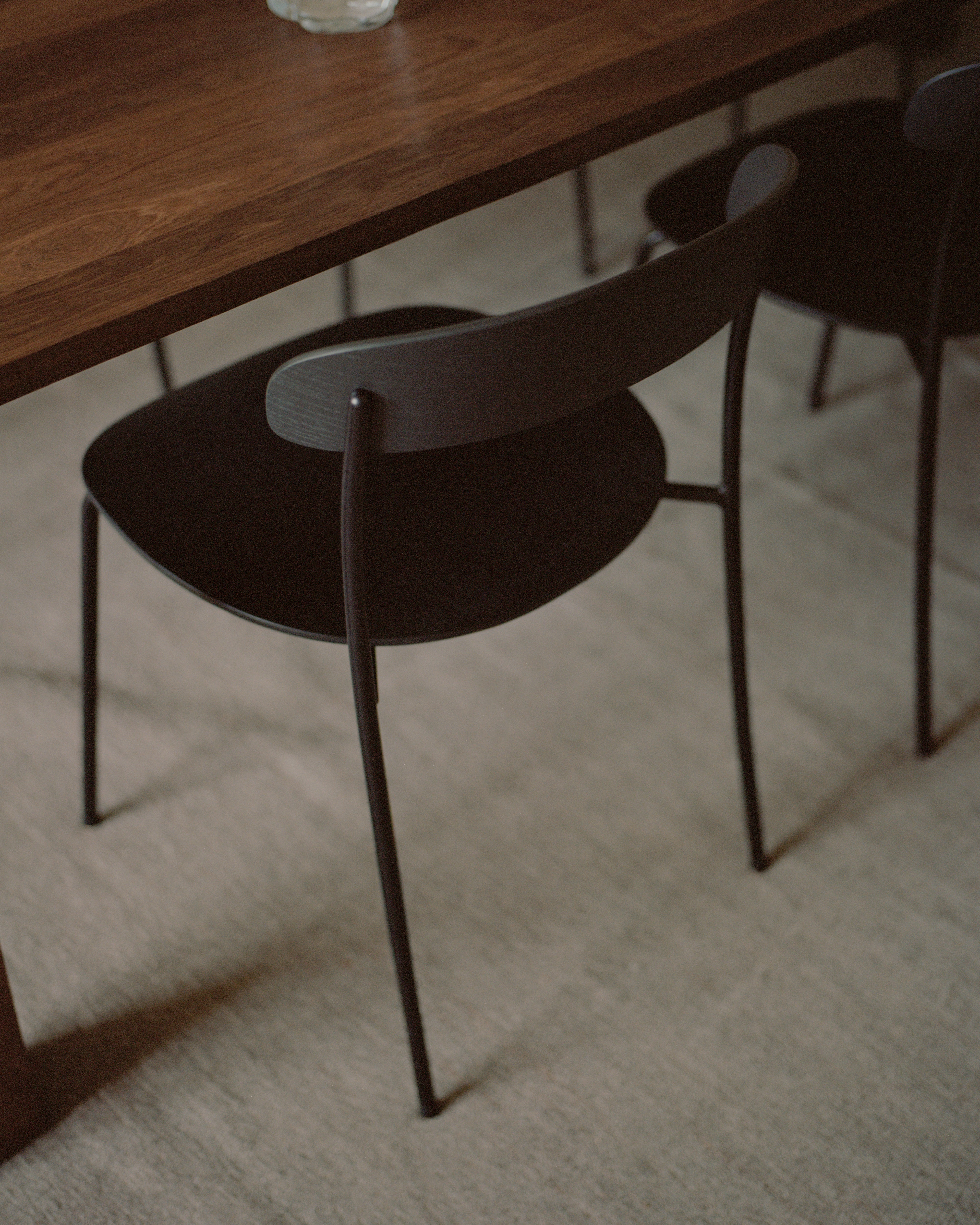 Židle MISSING černá jasanová dýha